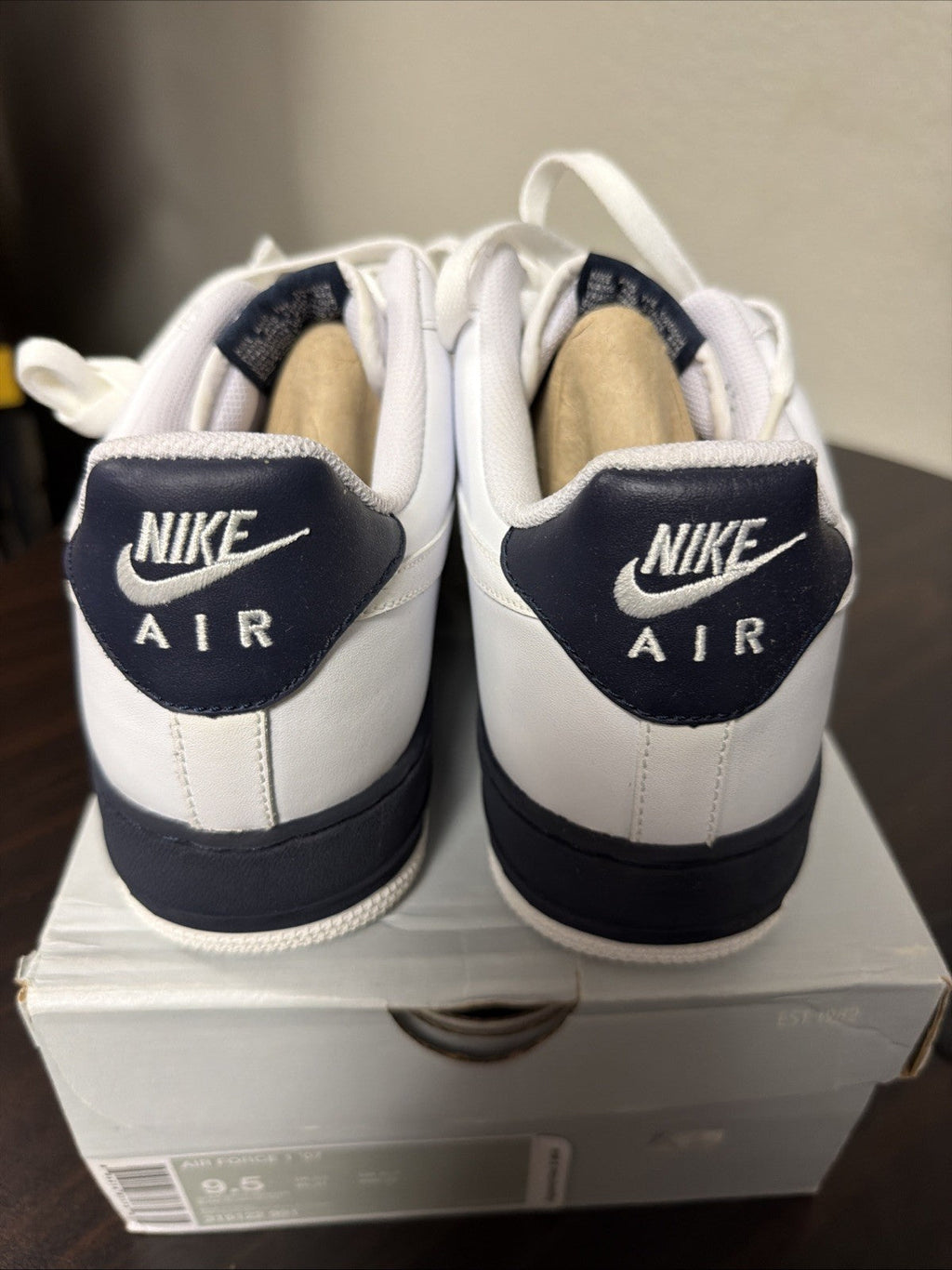 "White Obsidian" Nike Air Force 1 '07 White Navy Size 9.5 315122-991 2008 - product image from the listing.
