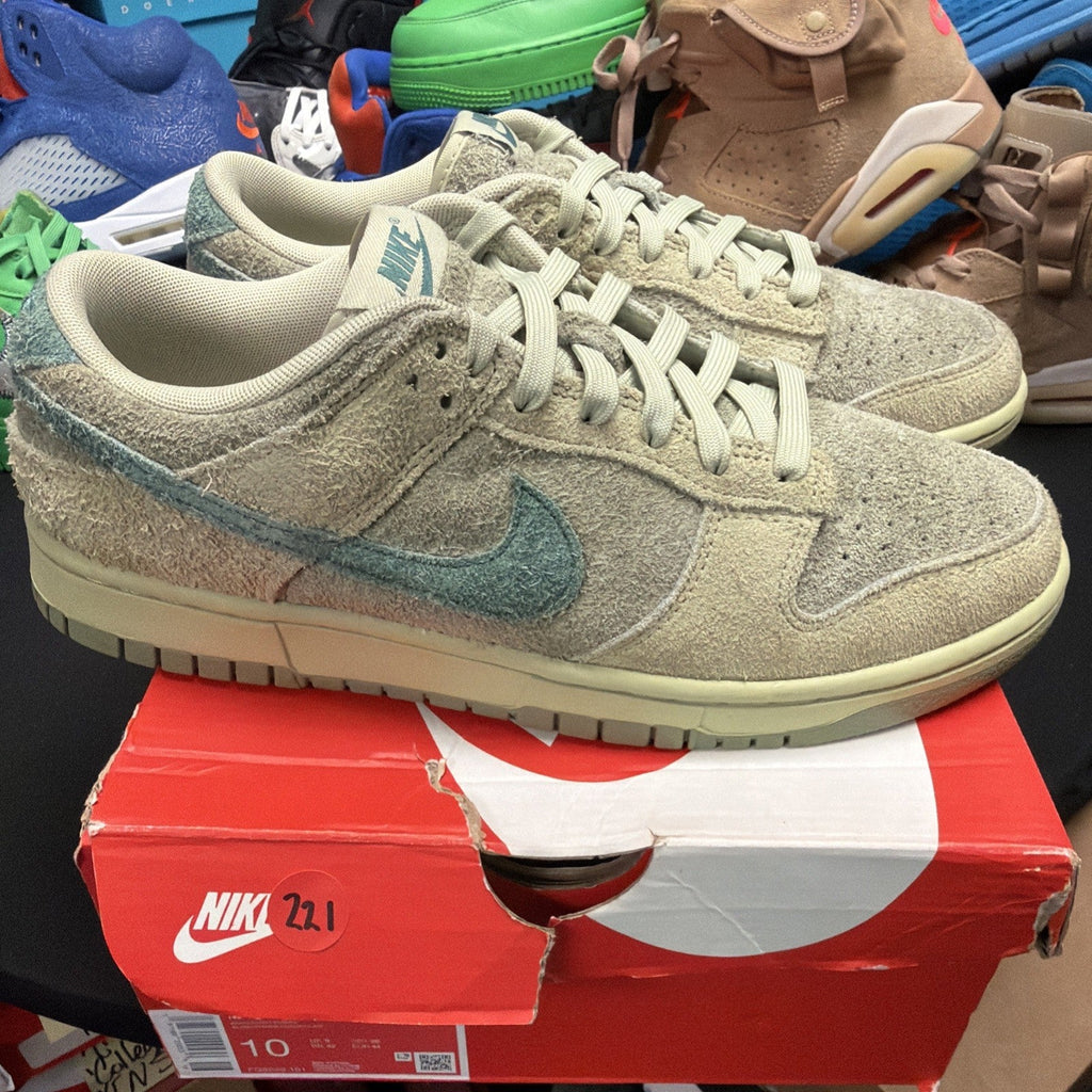 Dunk Low Olive Aura and Oil Green (221) by Nike - product image from the listing.