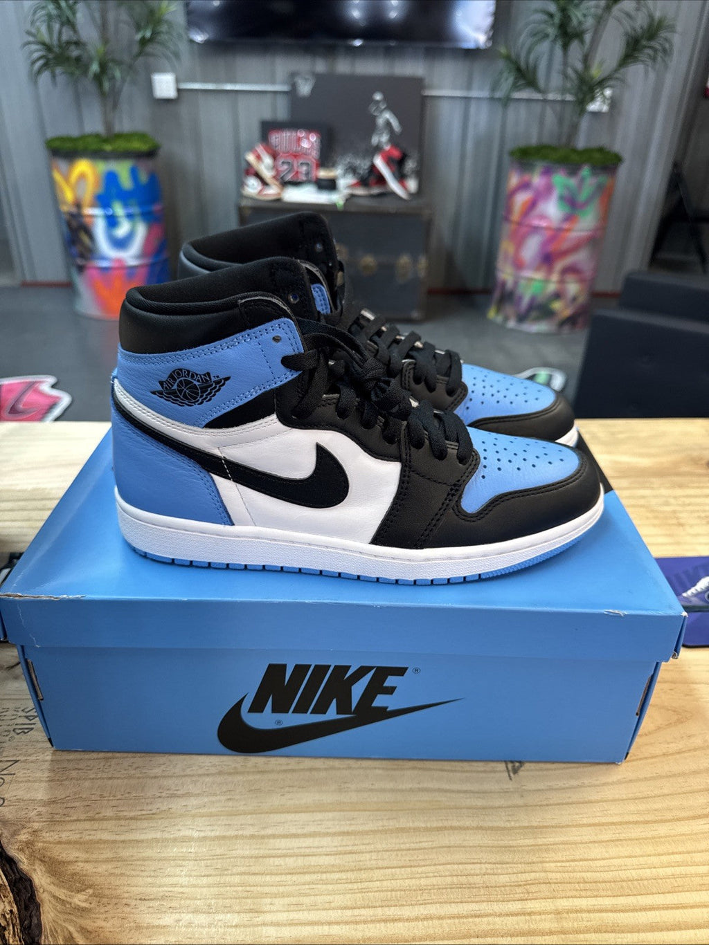 Jordan 1 Retro OG High UNC Toe - Size 8.5 - product image from the listing.