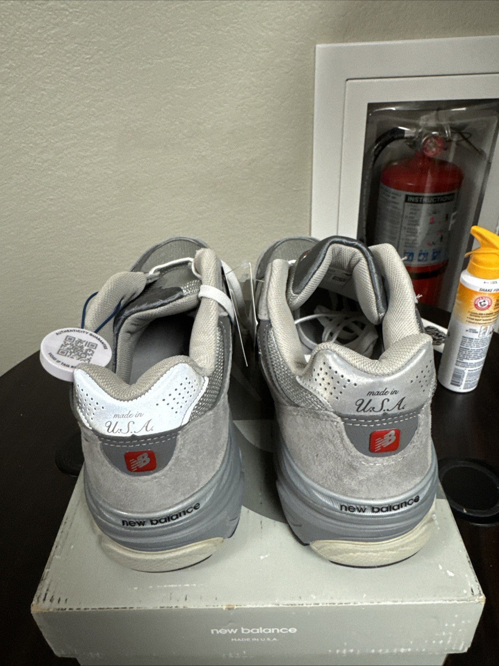 New Balance 990v4 Made in USA Grey Silver - Size 11 - product image from the listing.