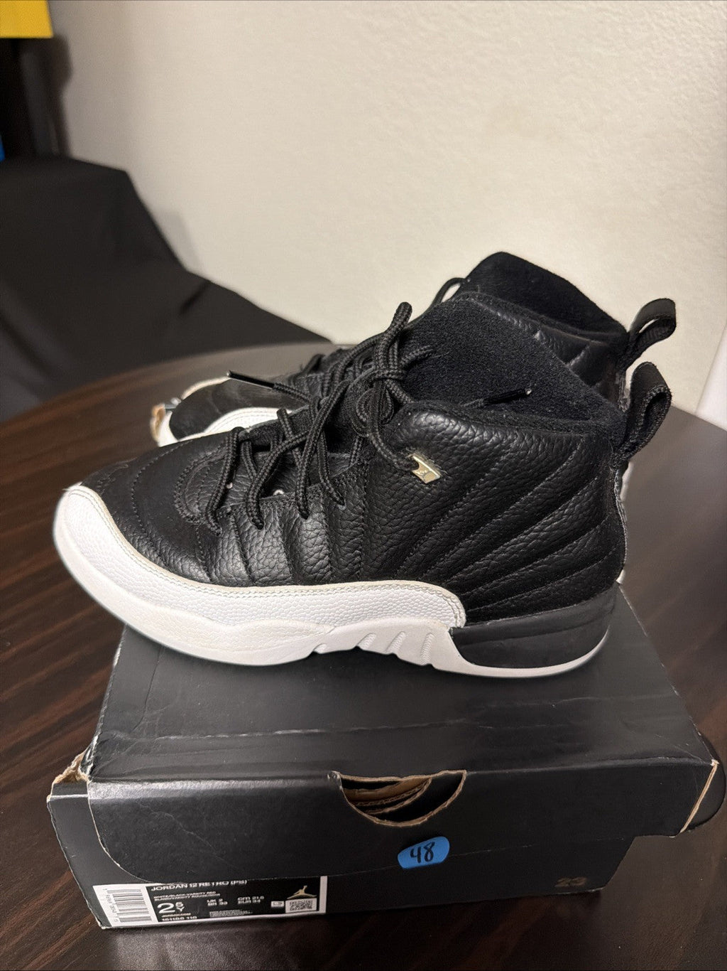 Air Jordan 12 Retro Playoff 2022 GS Size 2.5y (6W) 153265-006 *In Hand* in Black - product image from the listing.