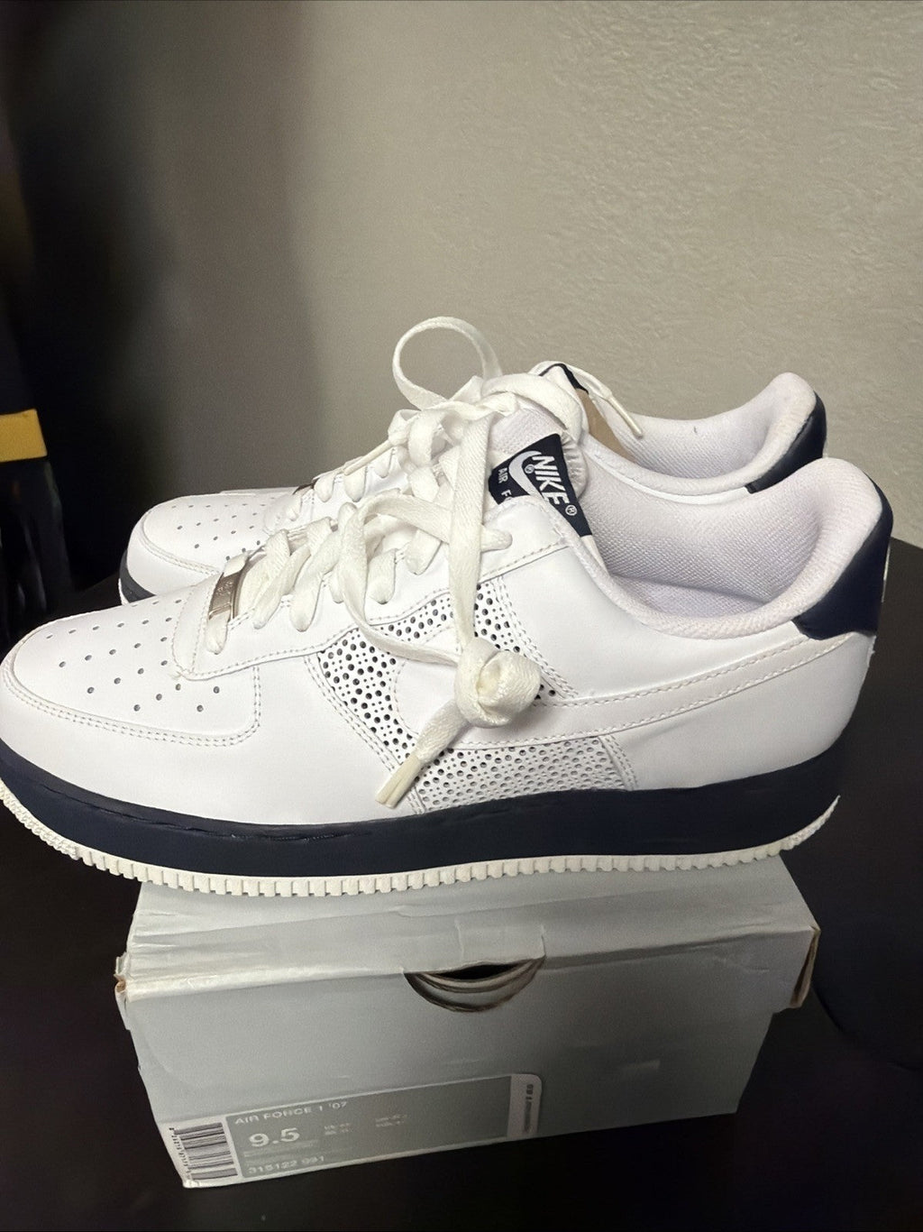 "White Obsidian" Nike Air Force 1 '07 White Navy Size 9.5 315122-991 2008 - product image from the listing.