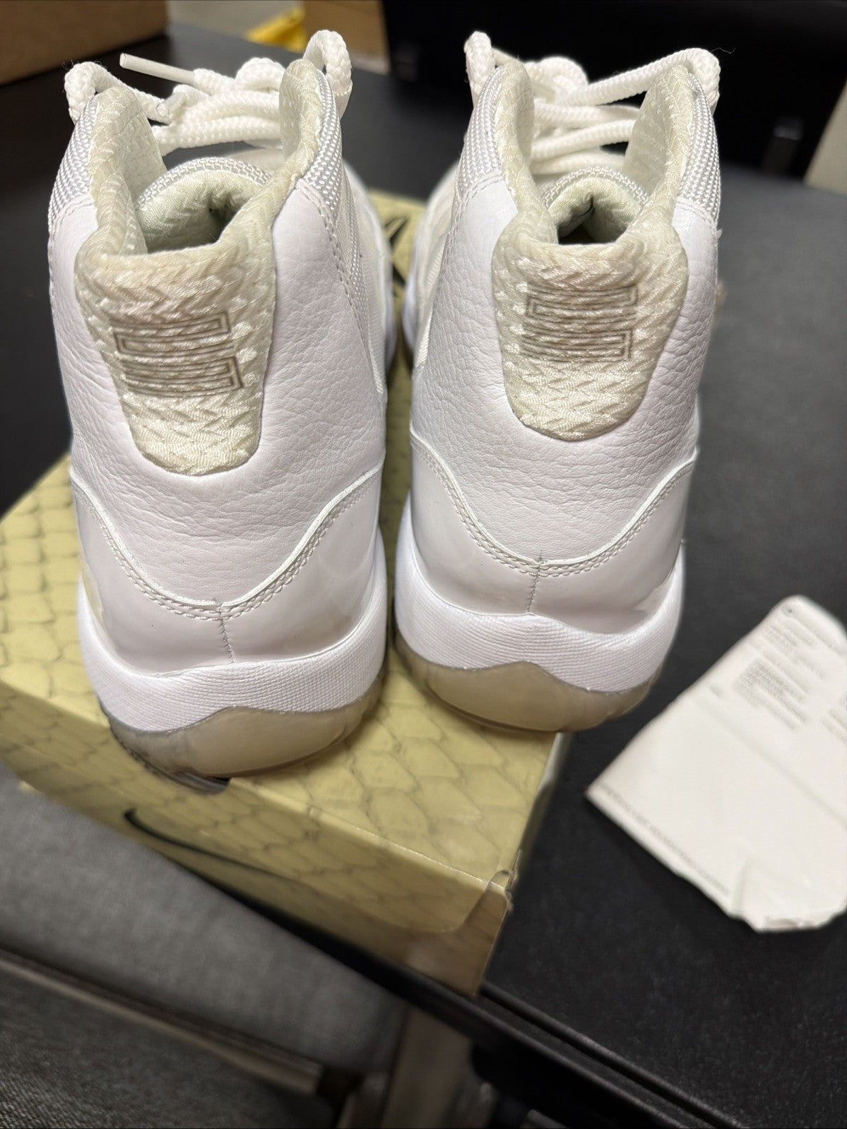 Men's Nike Air Jordan 11 Retro Silver Anniversary 408201-101 Size 10 - product image from the listing.