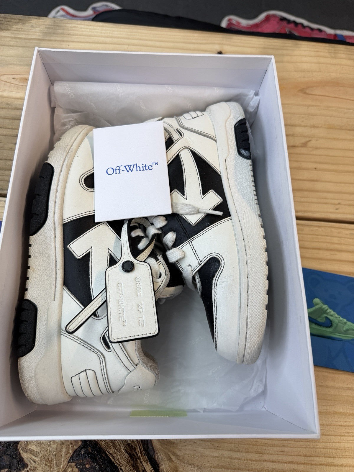 NEW! Off White Out-Of-Office Black on White Trainers Shoes Size 39 (7) - product image from the listing.