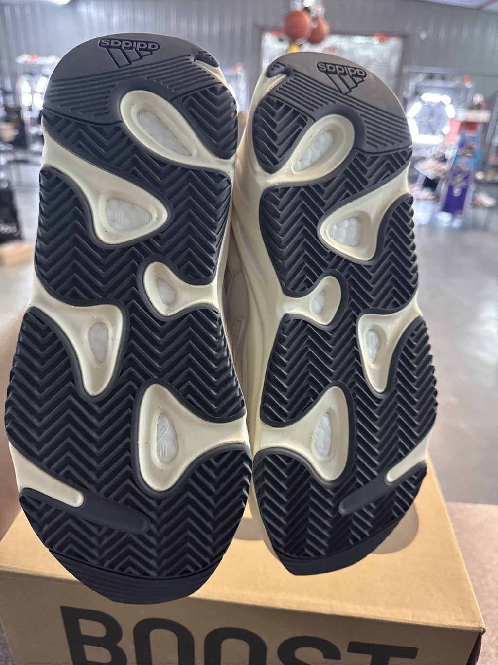 "analog" Size 11 - Adidas Yeezy Boost 700 - product image from the listing.