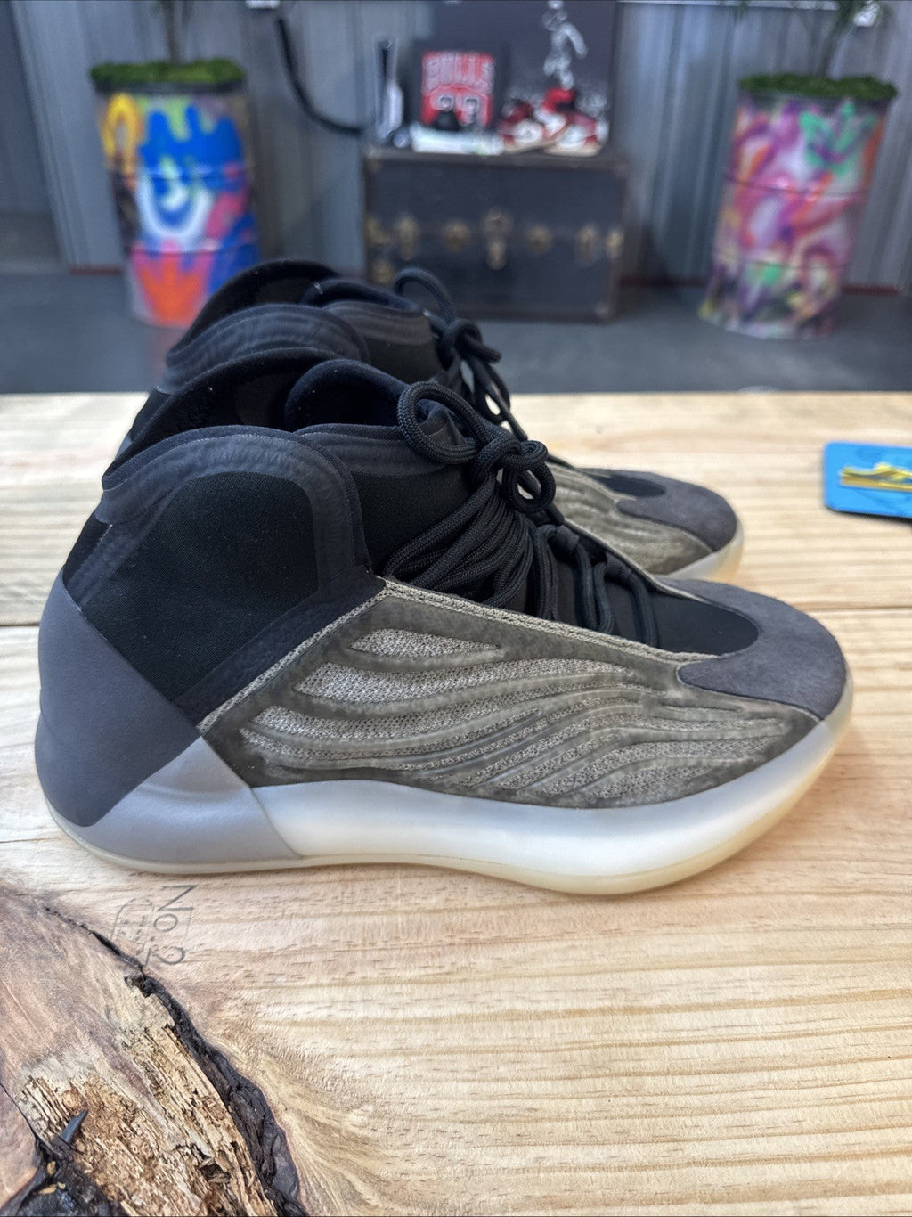 Adidas Yeezy Quantum Barium | NOBOX - size 9.5 - product image from the listing.
