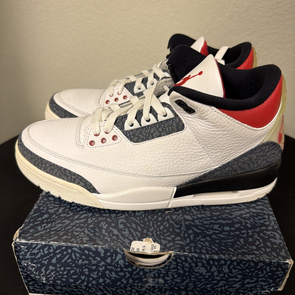Fire Red Denim 2020 Shoes Size 9 - Nike Air Jordan 3 SE - product image from the listing.