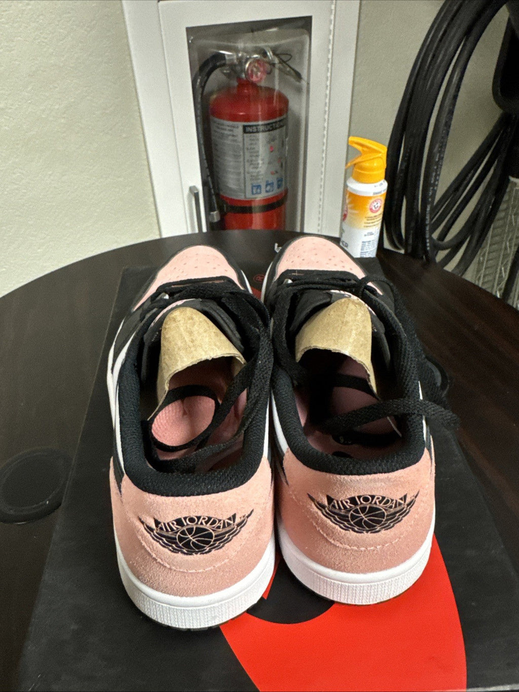 Jordan 1 Low OG Bleached Coral - Size 9.5 - product image from the listing.