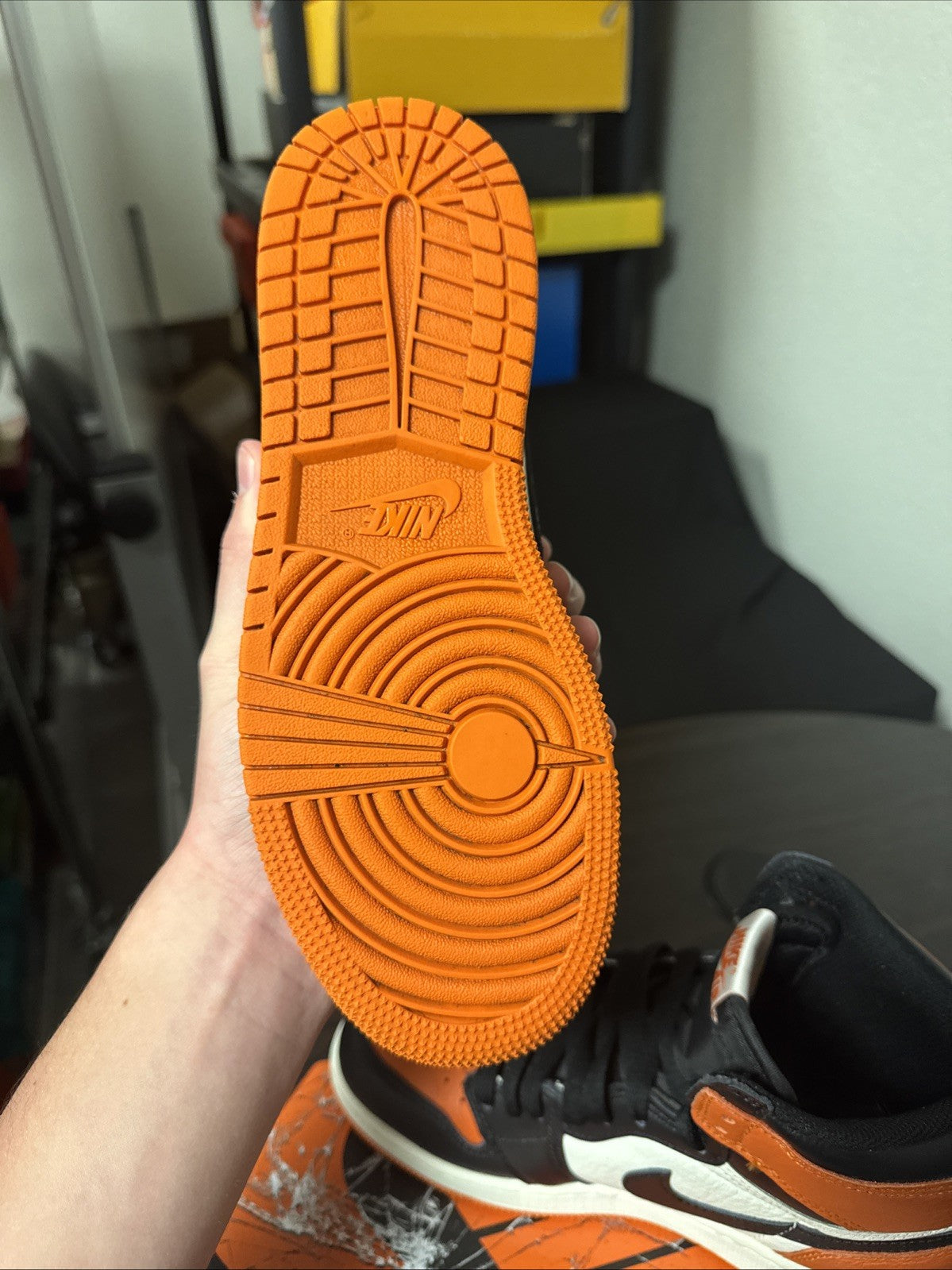 "Shattered Backboard" Size 5y - Air Jordan 1 High OG - product image from the listing.