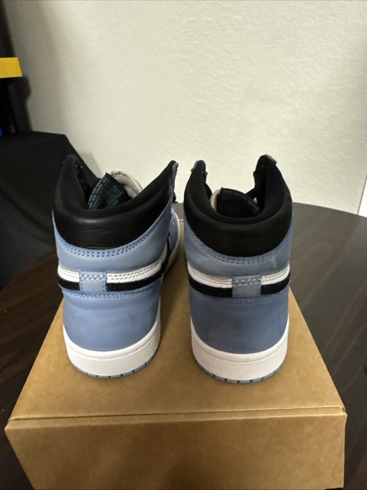 White/ University Blue-Black (GS) Size 6.5Y *NO BOX* - Jordan 1 Retro High - product image from the listing.