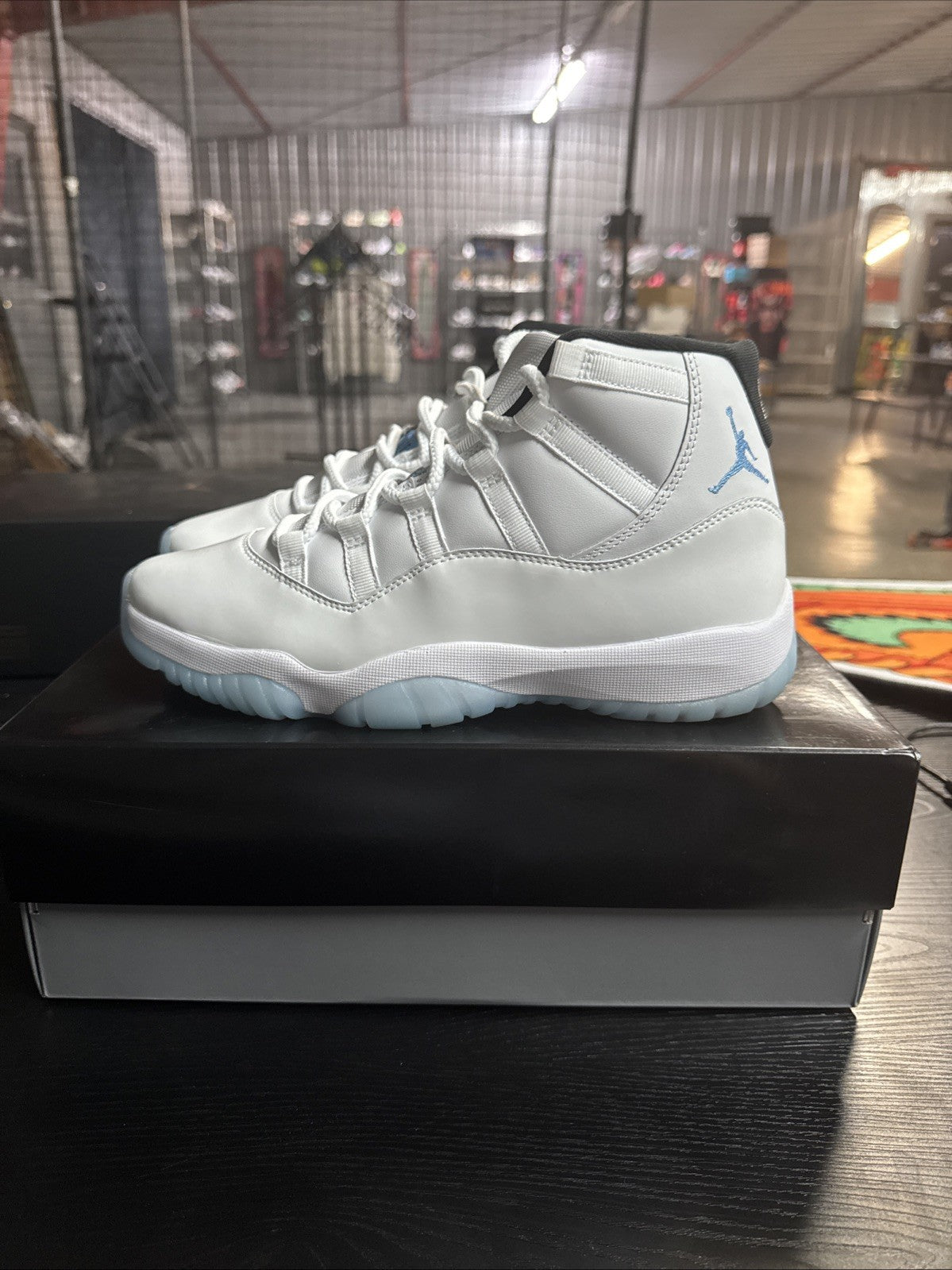 "LEGEND BLUE" Size 8.5 - Air Jordan 11 Retro 2024 - product image from the listing.