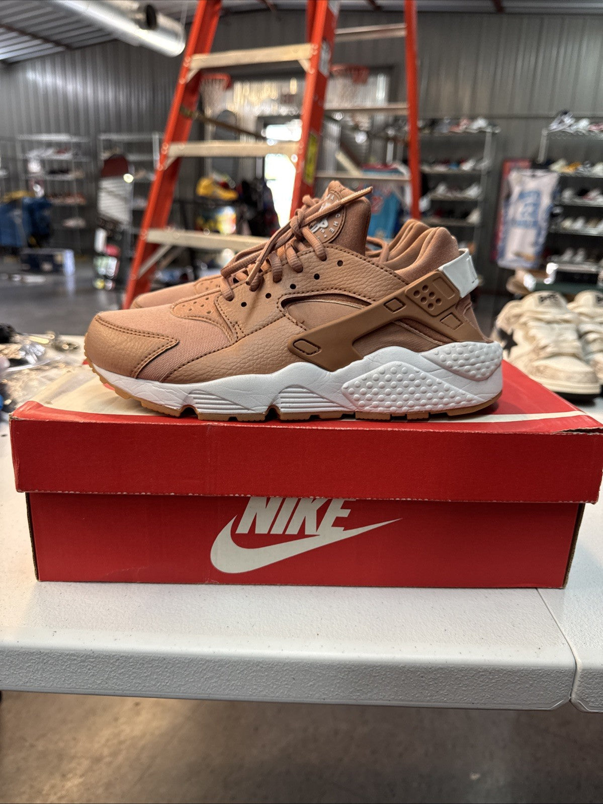Size 8 - Nike Air Huarache Run Clay White Gum Yellow for Women - product image from the listing.