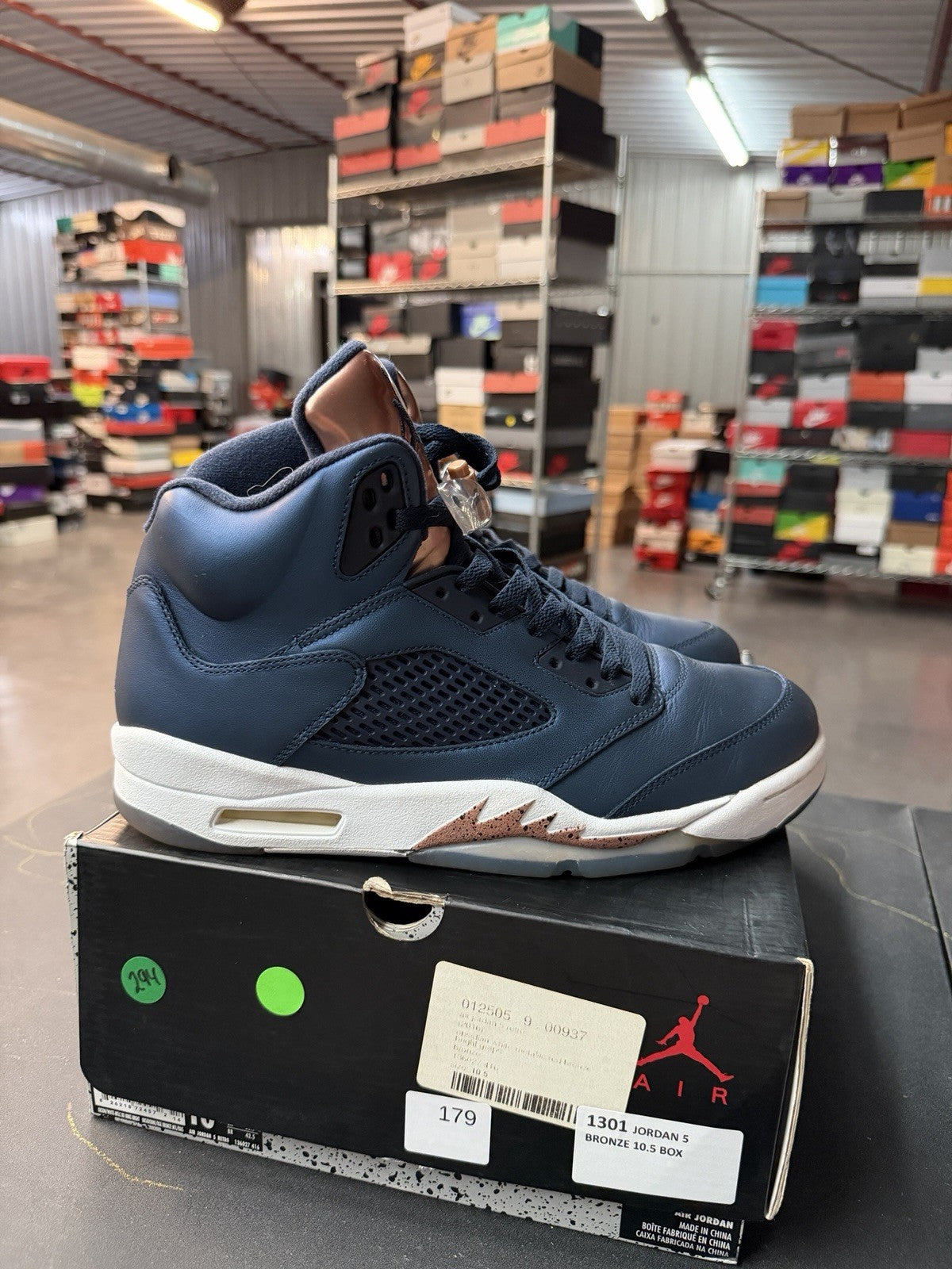 Bronze 136027 416 Obsidian/White/Metallic Bronze Size 10.5 - Air Jordan 5 Retro - product image from the listing.