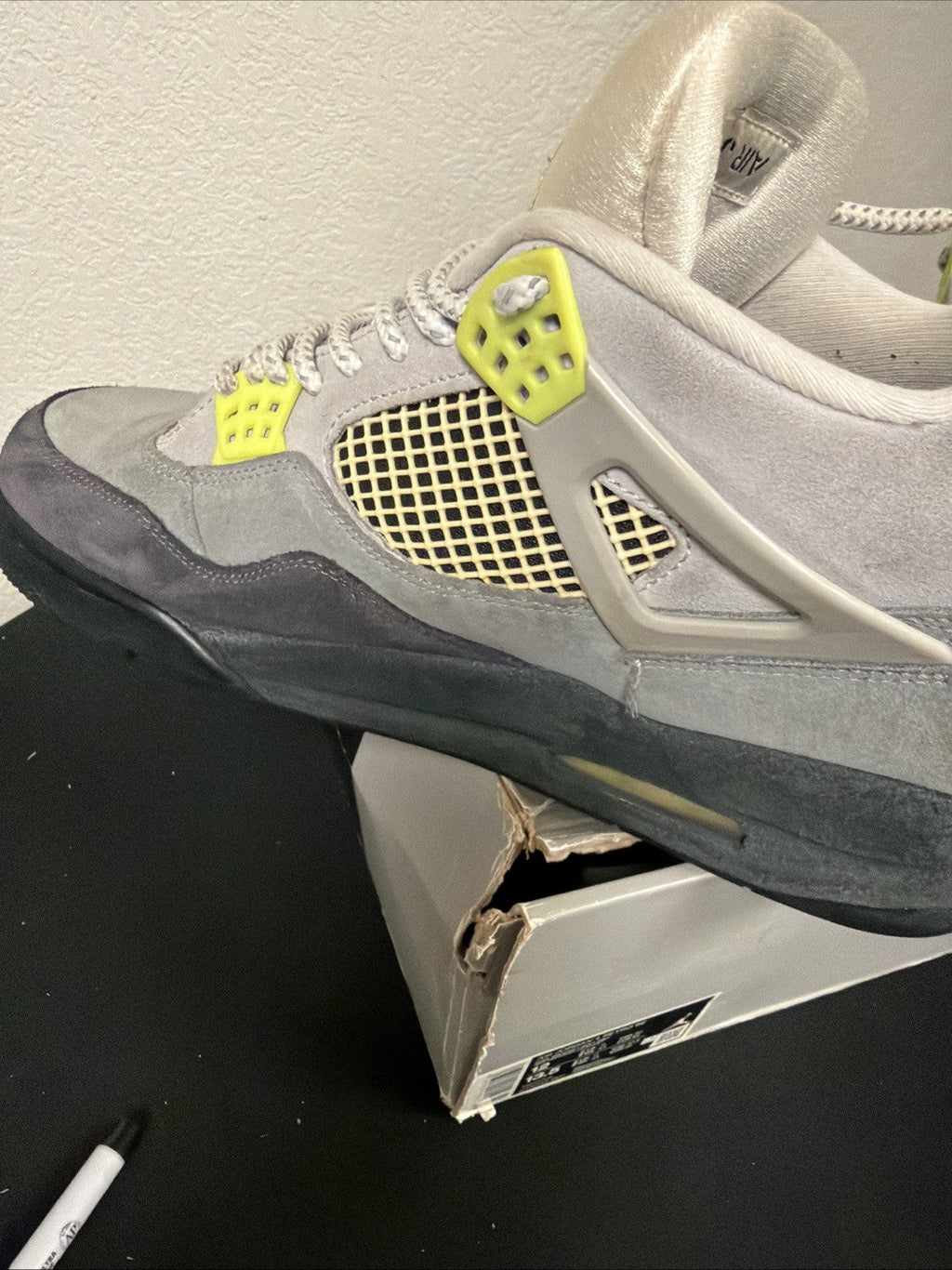 Men's Air Jordan 4 Retro SE Neon 95 Size 12 Used OG Box - product image from the listing.