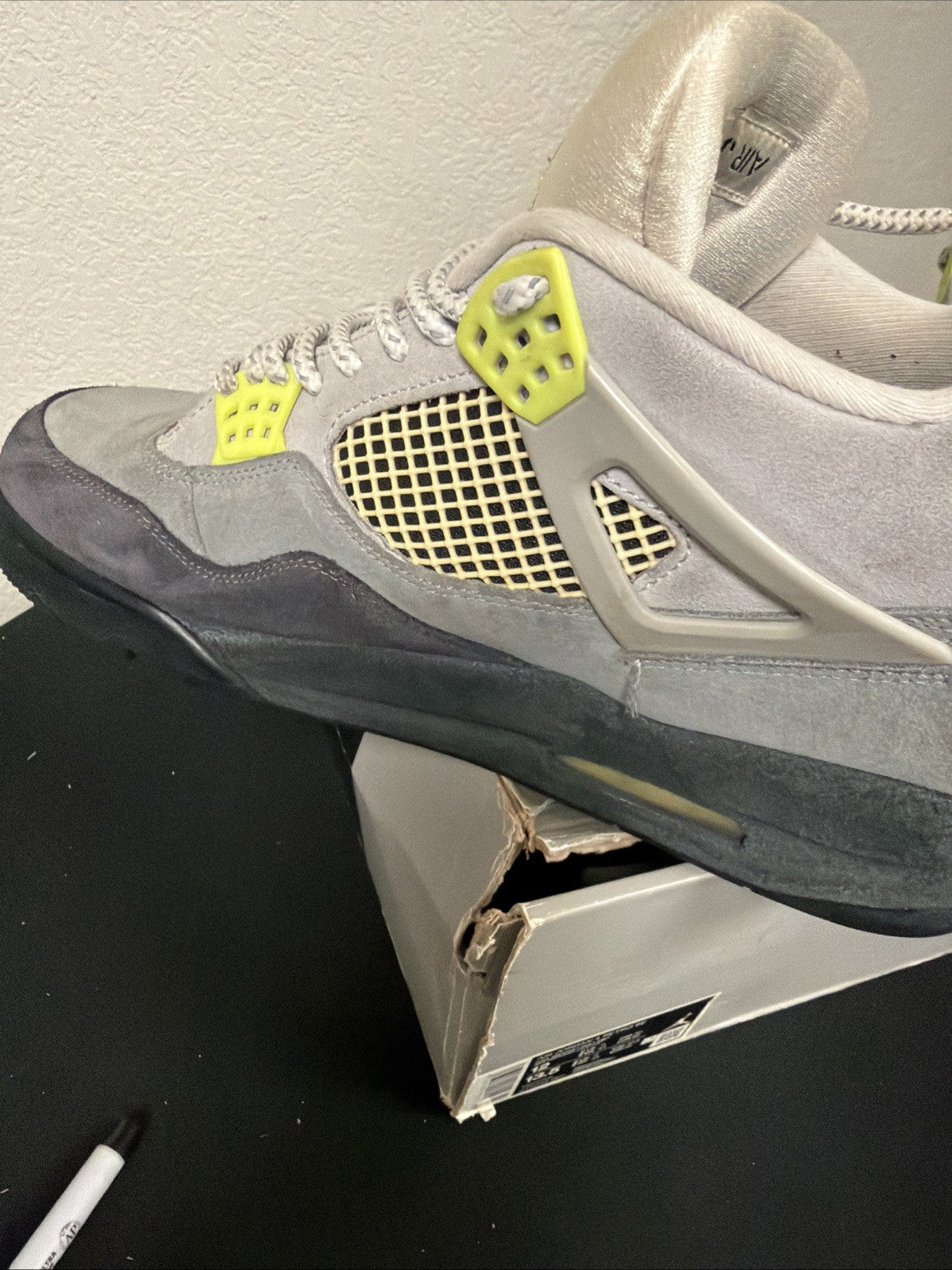 Men's Air Jordan 4 Retro SE Neon 95 Size 12 Used OG Box - product image from the listing.