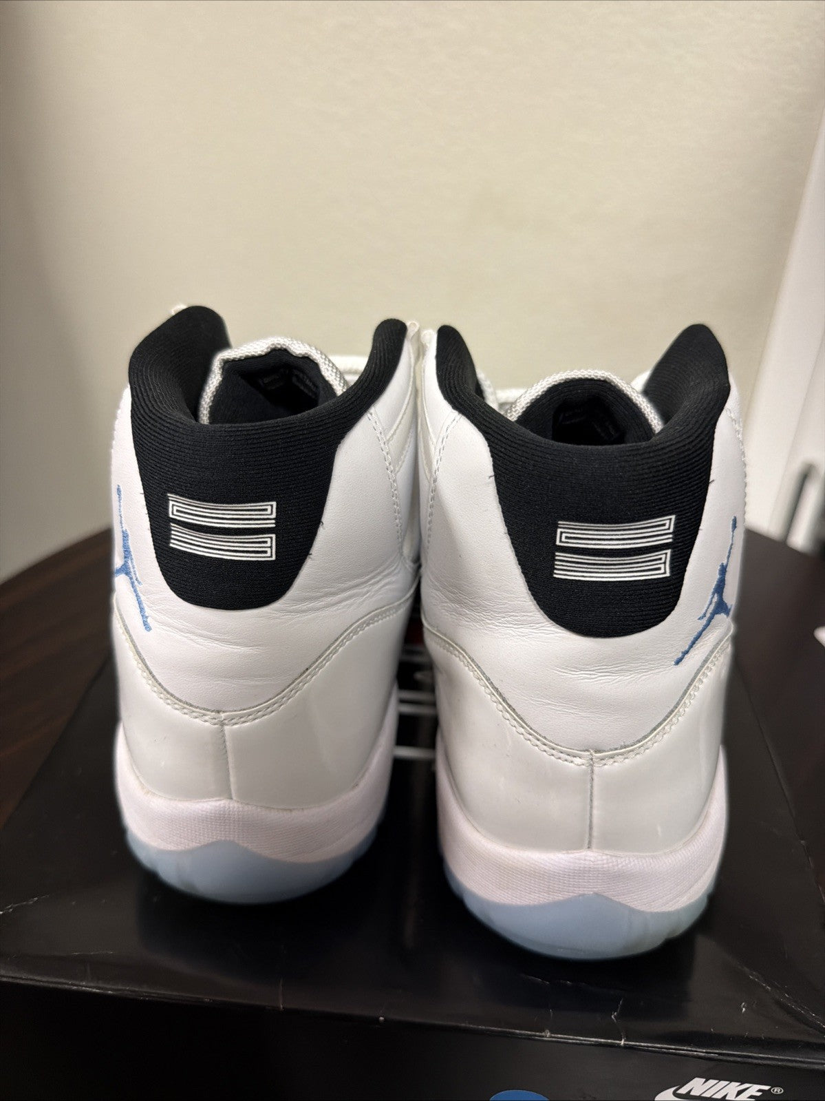 Men's Air Jordan 11 Retro "Legend Blue" CT8012-104 Size 13 .2024 - product image from the listing.
