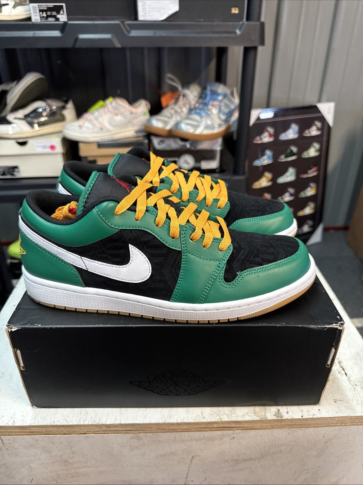 "Holiday Special" Size 10.5 - Air Jordan 1 Low SE Malachite - product image from the listing.