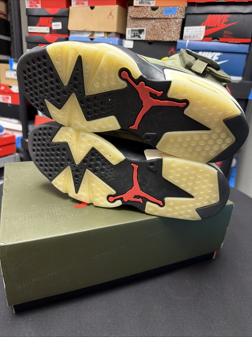 Travis Scott x Jordan 6 Retro Olive - Size 10.5 - product image from the listing.