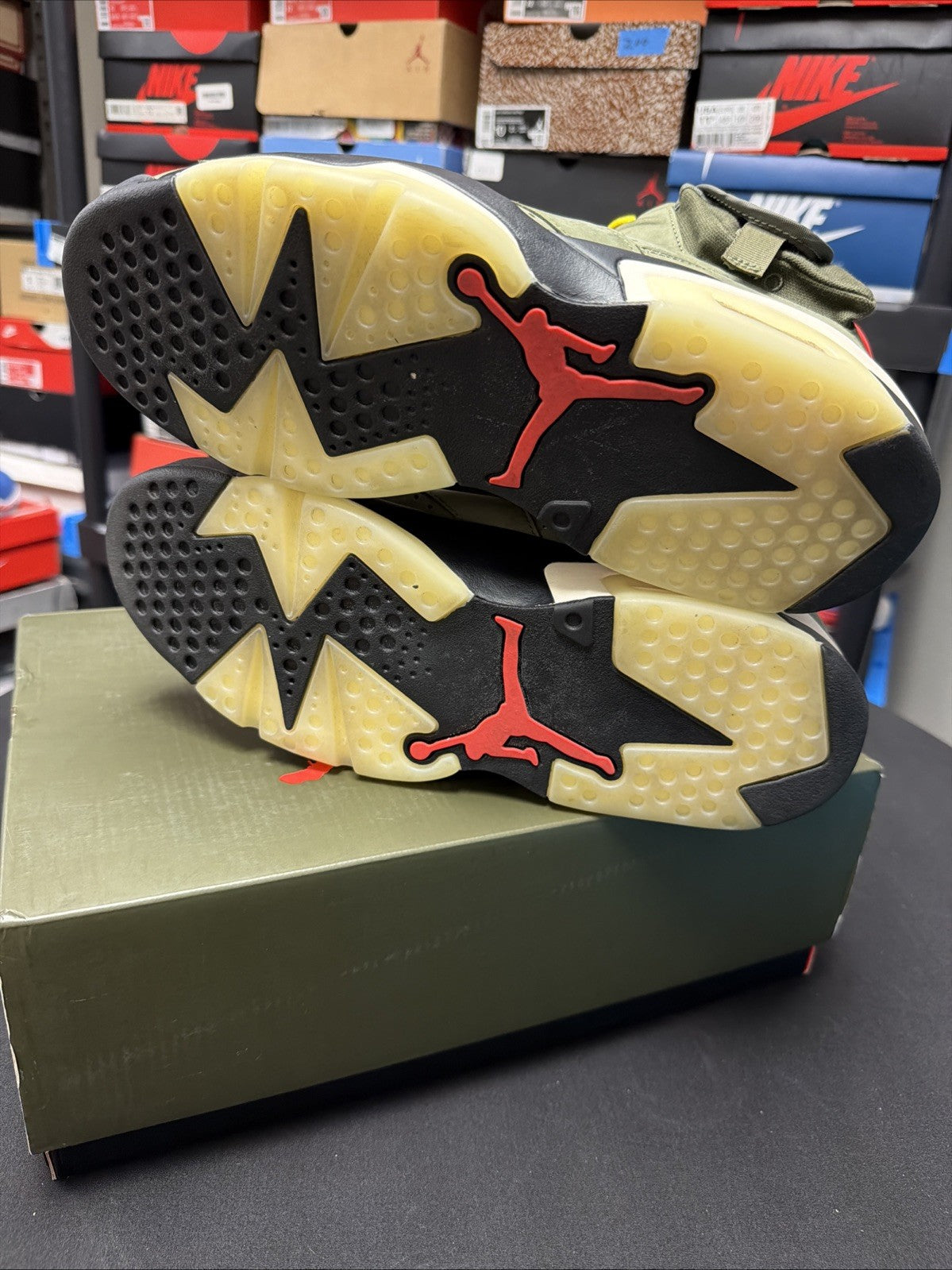Travis Scott x Jordan 6 Retro Olive - Size 10.5 - product image from the listing.