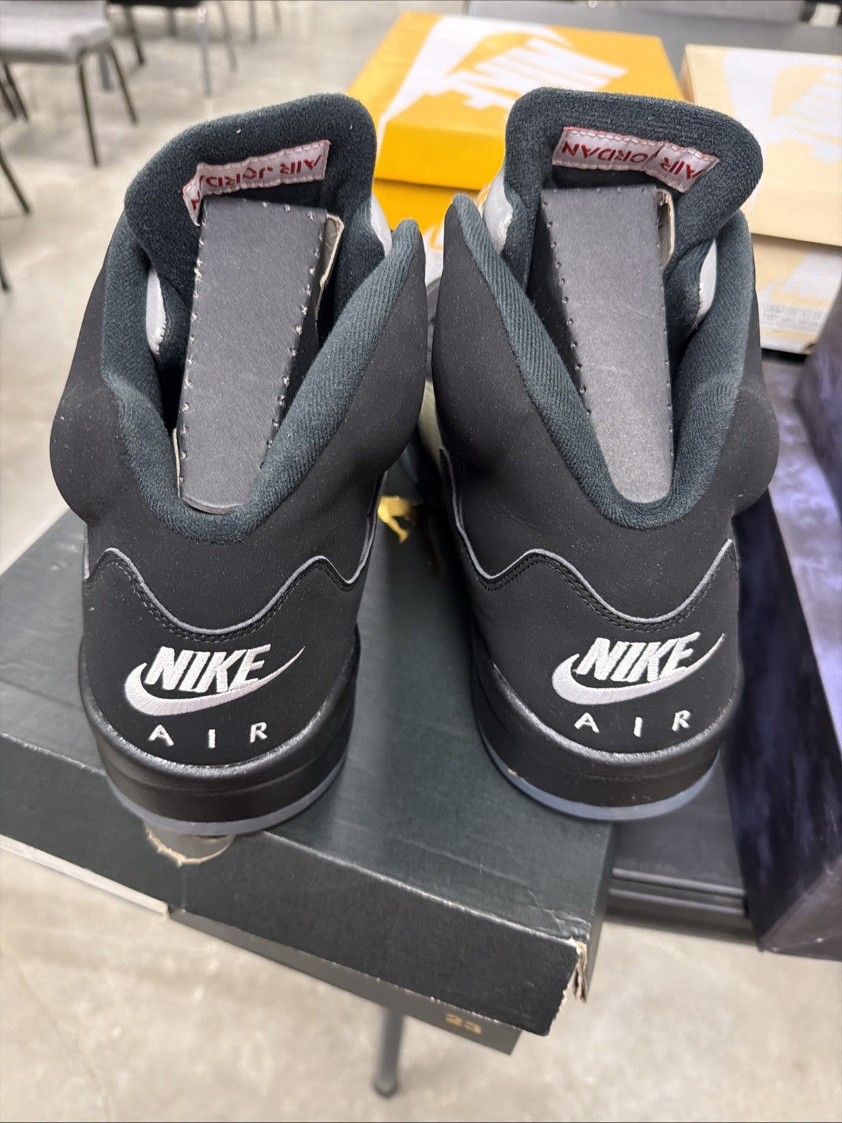 2016 Nike Air Jordan 5 V Retro OG Black Red Metallic Silver Ice 845035-003 Size 17 - product image from the listing.