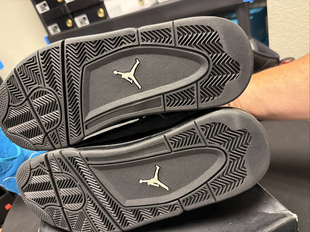 Jordan 4 Retro Mid Black Cat - Size 12 - product image from the listing.