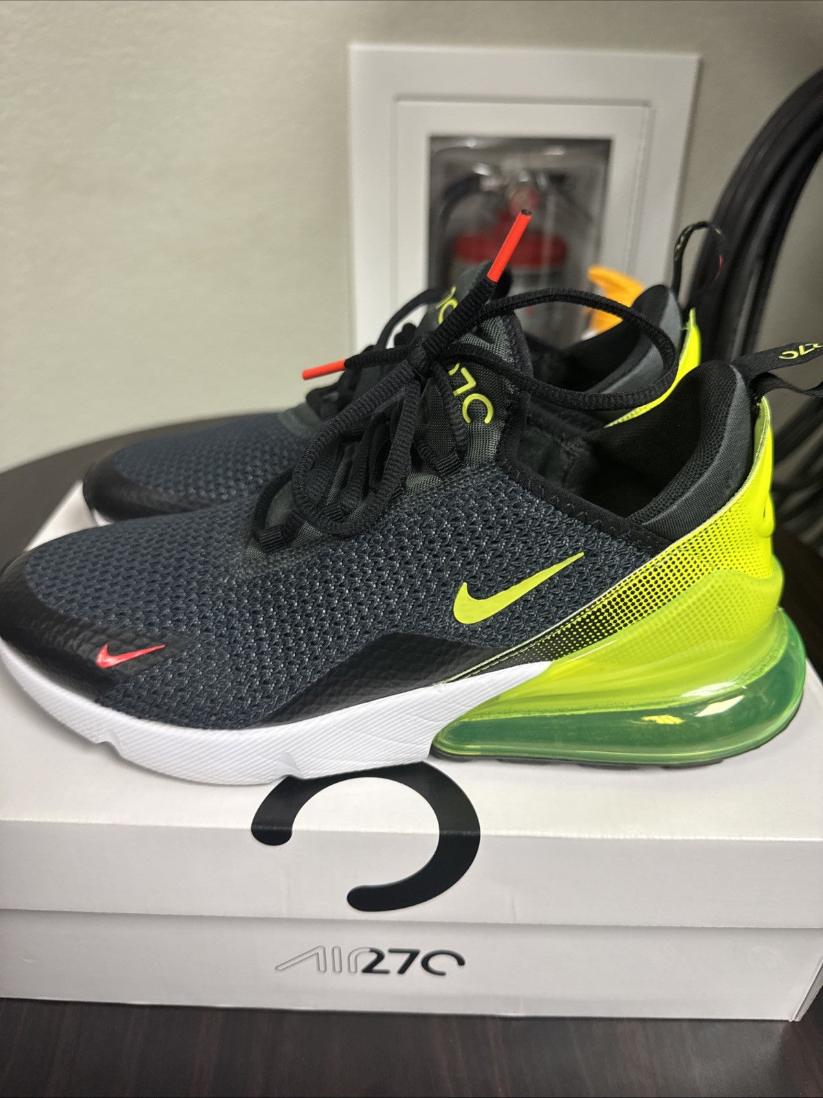 Nike AirMax 270 Neon Collection Trainers Size 8 - product image from the listing.