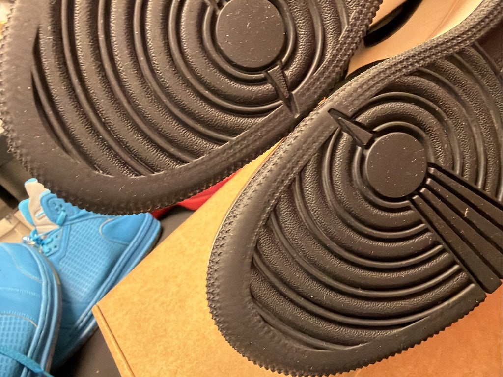 Shoes 5Y Sail/Dark Mocha-Black-Black - Air Jordan 1 Retro High - product image from the listing.