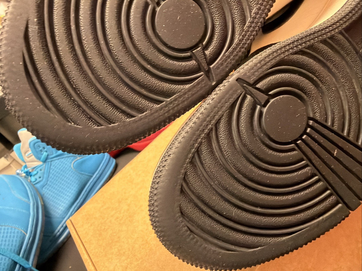 Shoes 5Y Sail/Dark Mocha-Black-Black - Air Jordan 1 Retro High - product image from the listing.