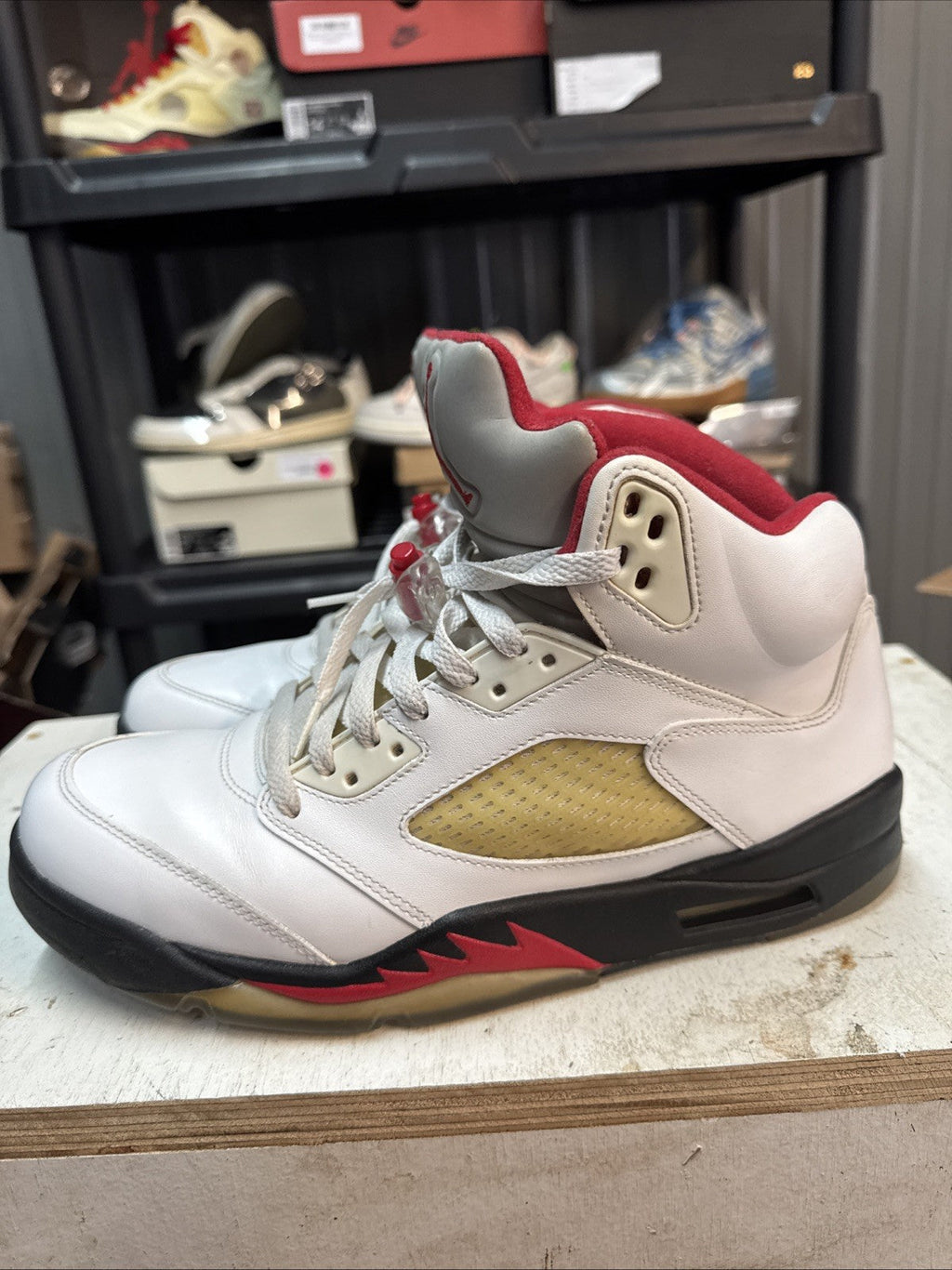 Men's Air Jordan 5 Retro Size 11 Used - product image from the listing.