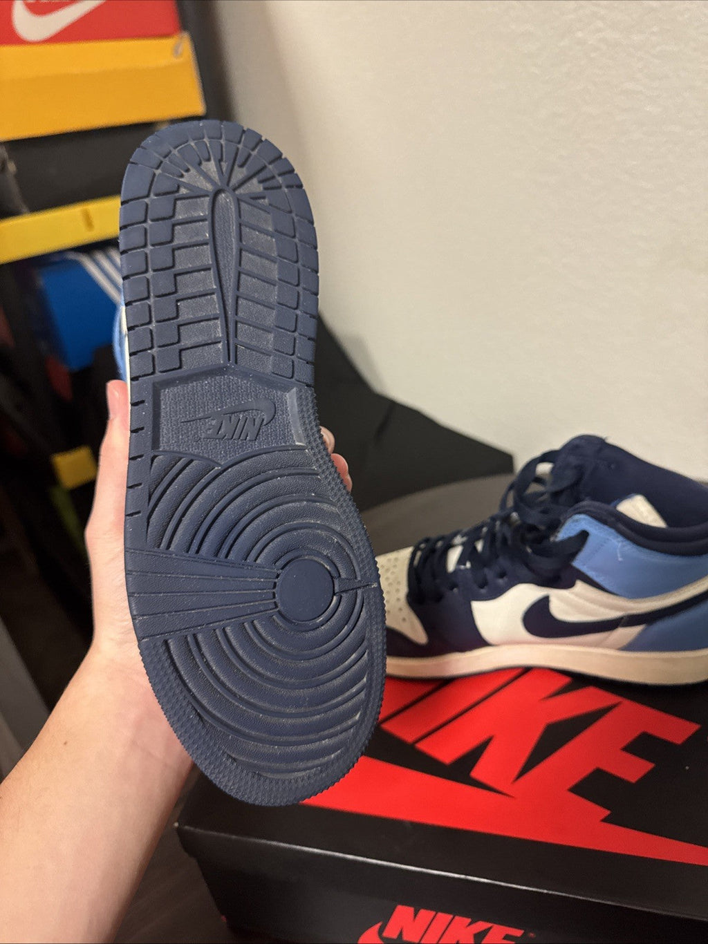 Jordan 1 Retro OG High Obsidian UNC 2019 - Size 7y - product image from the listing.