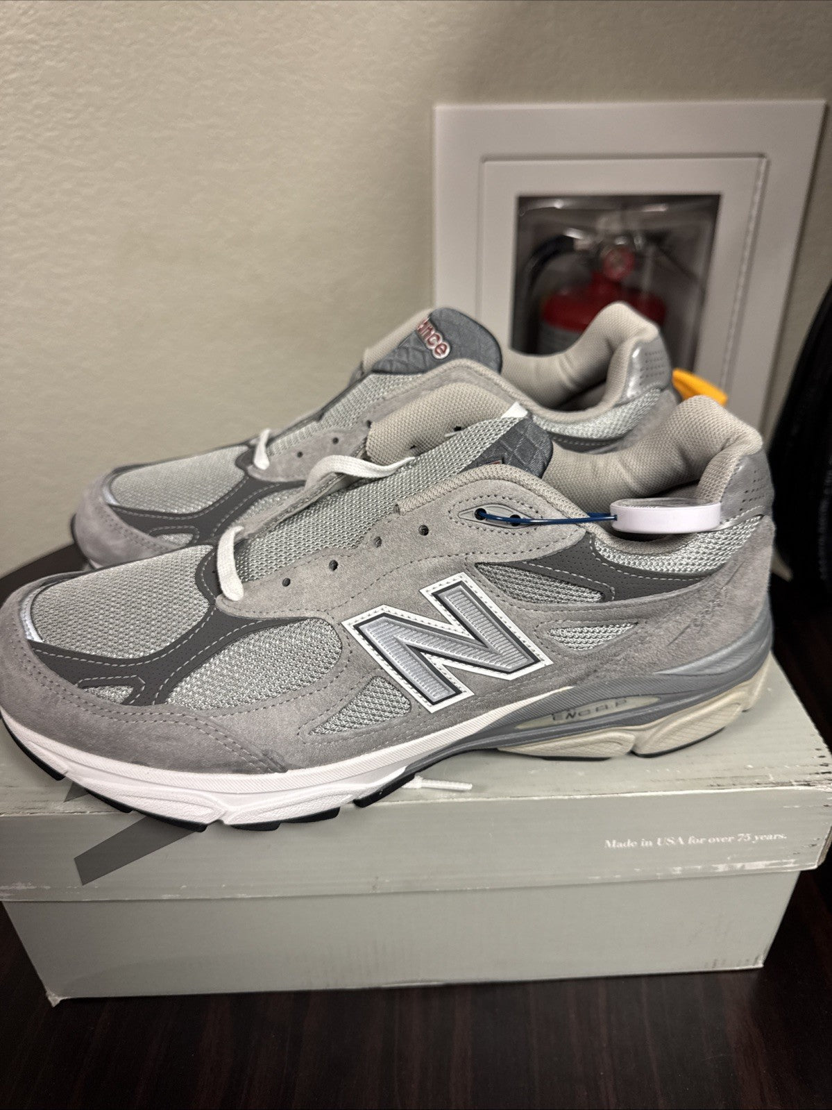 New Balance 990v4 Made in USA Grey Silver - Size 11 - product image from the listing.