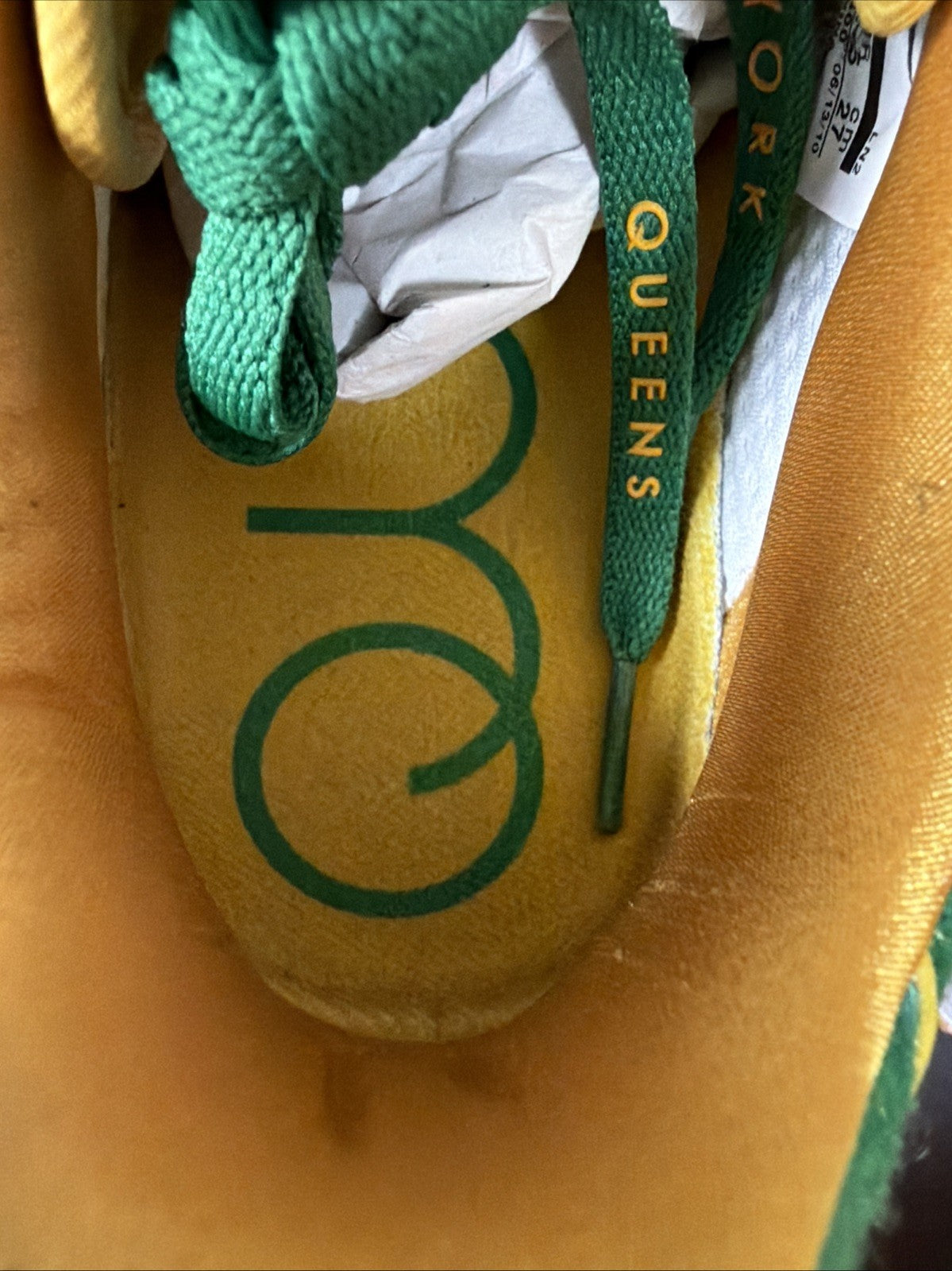 QUEENS AIR FORCE ONE *LIMITED EDITION**CLARK KENT Trainers* - product image from the listing.