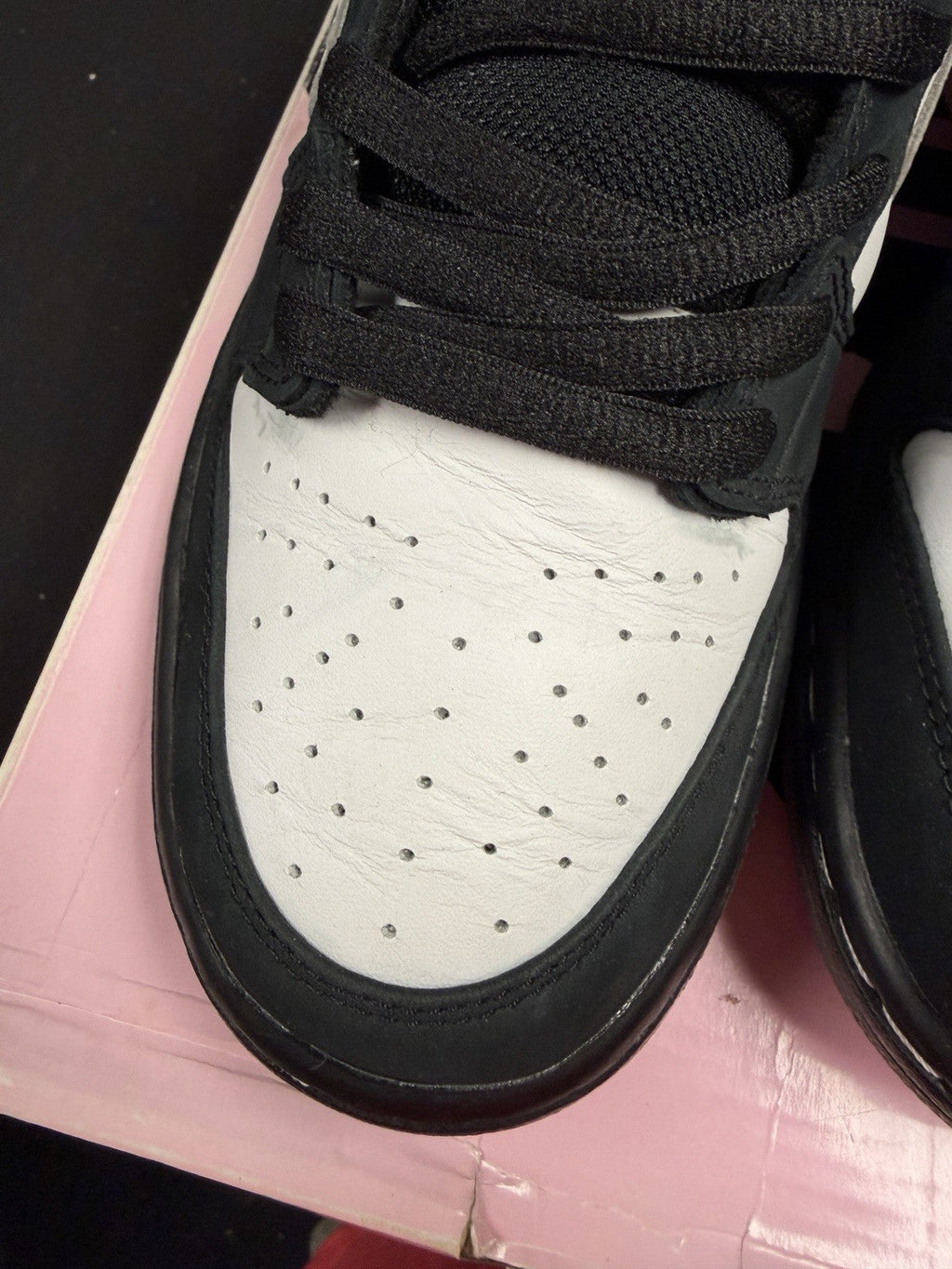 Jeff Staple x Nike SB Dunk Low Pro Panda Pigeon 2019 - Size 11 - product image from the listing.