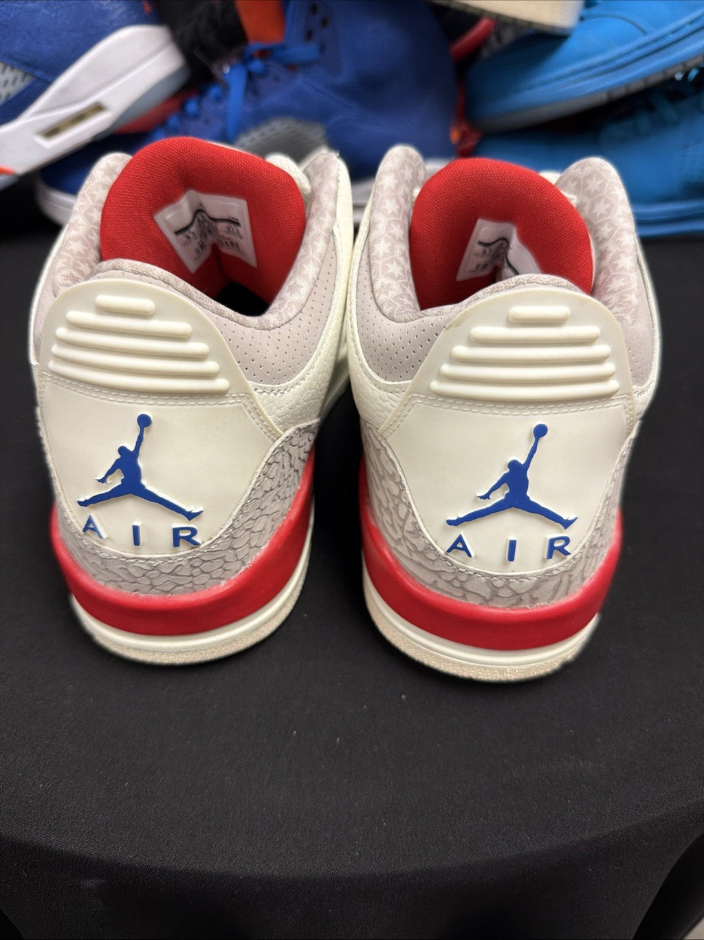 International Flight Size 9.5 - Jordan 3 - product image from the listing.