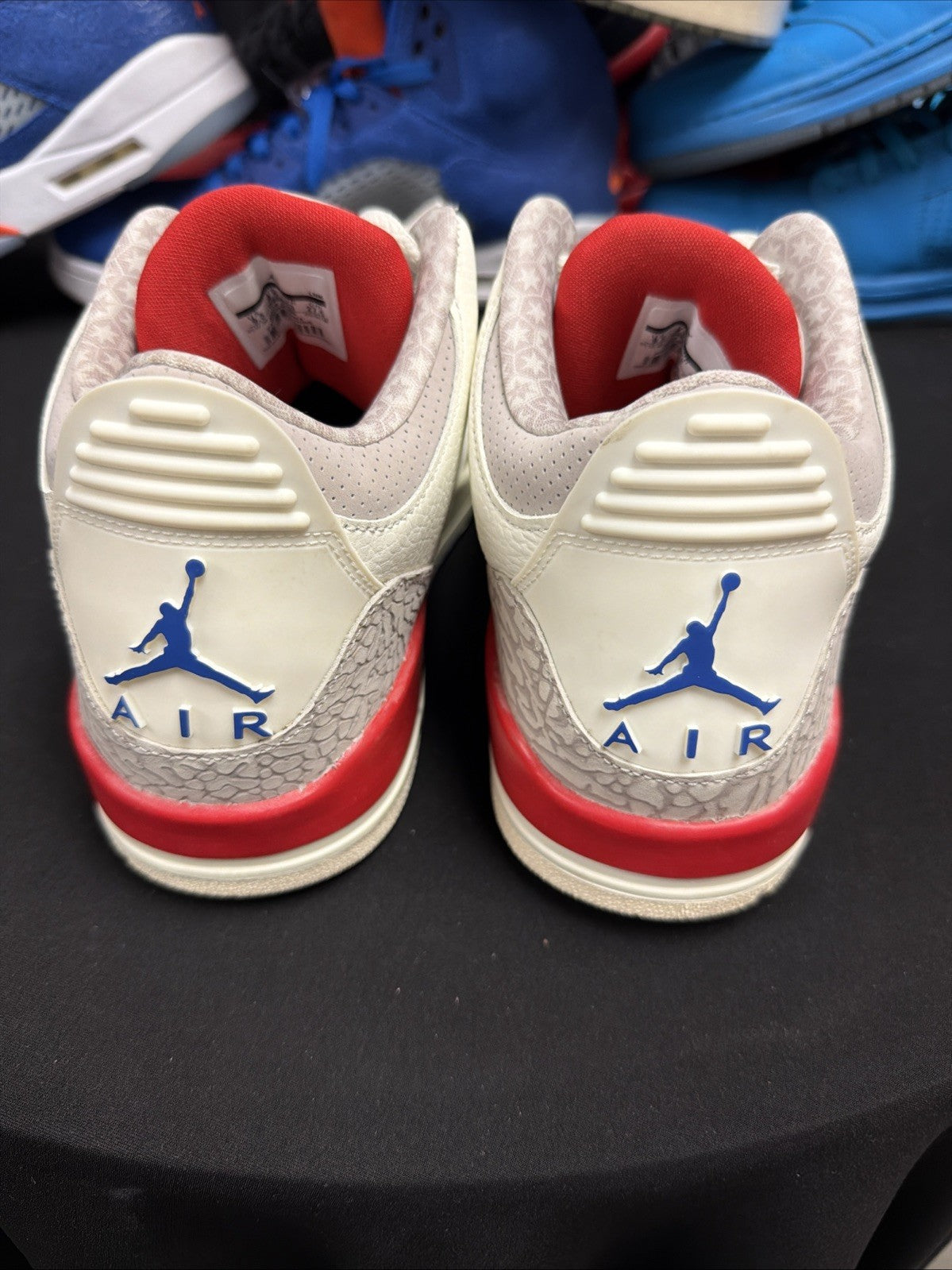 International Flight Size 9.5 - Jordan 3 - product image from the listing.