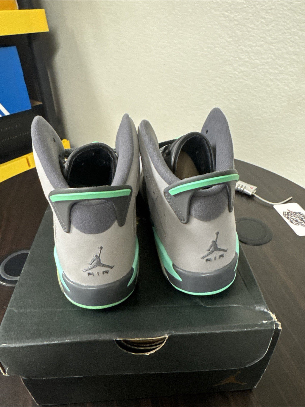 Jordan 6 Retro GS Green Glow - Size 5Y - product image from the listing.