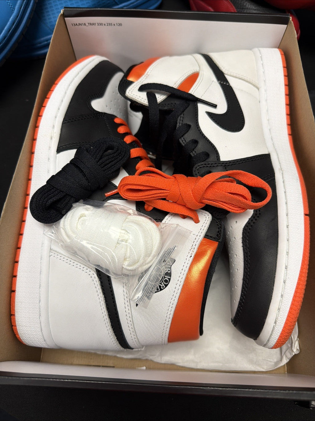 Electro Orange Size 12 - Jordan 1 Retro High - product image from the listing.