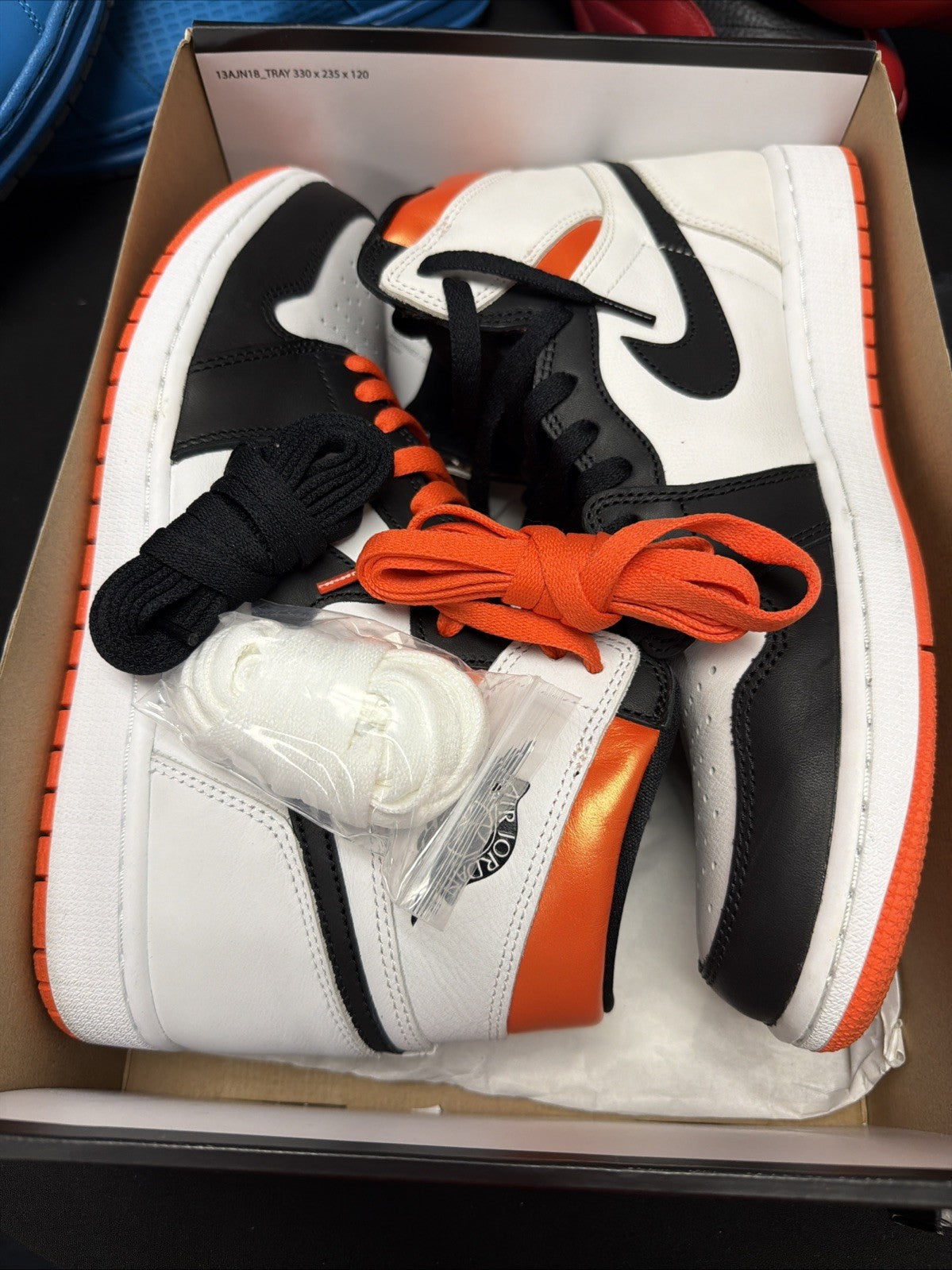Electro Orange Size 12 - Jordan 1 Retro High - product image from the listing.