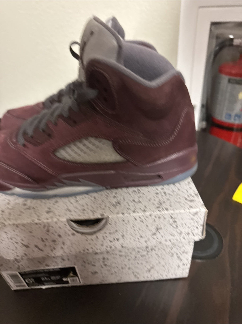 Burgundy 2023 GS FN4233-600 Size 6.5Y Sneakers - Nike Air Jordan 5 Retro SE - product image from the listing.