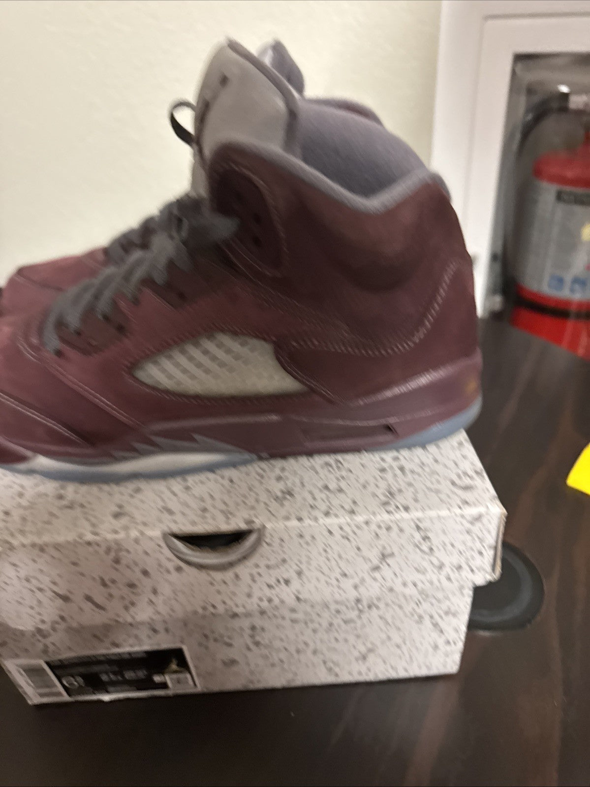 Burgundy 2023 GS FN4233-600 Size 6.5Y Sneakers - Nike Air Jordan 5 Retro SE - product image from the listing.