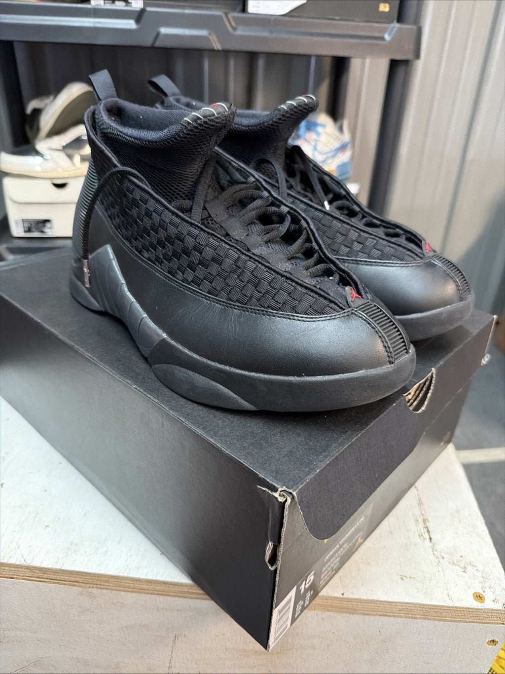 DS NIKE 1999 JORDAN 15 XV 136029 061 OG BRED VINTAGE 1 3 5 6 11 I III XI VI - product image from the listing.
