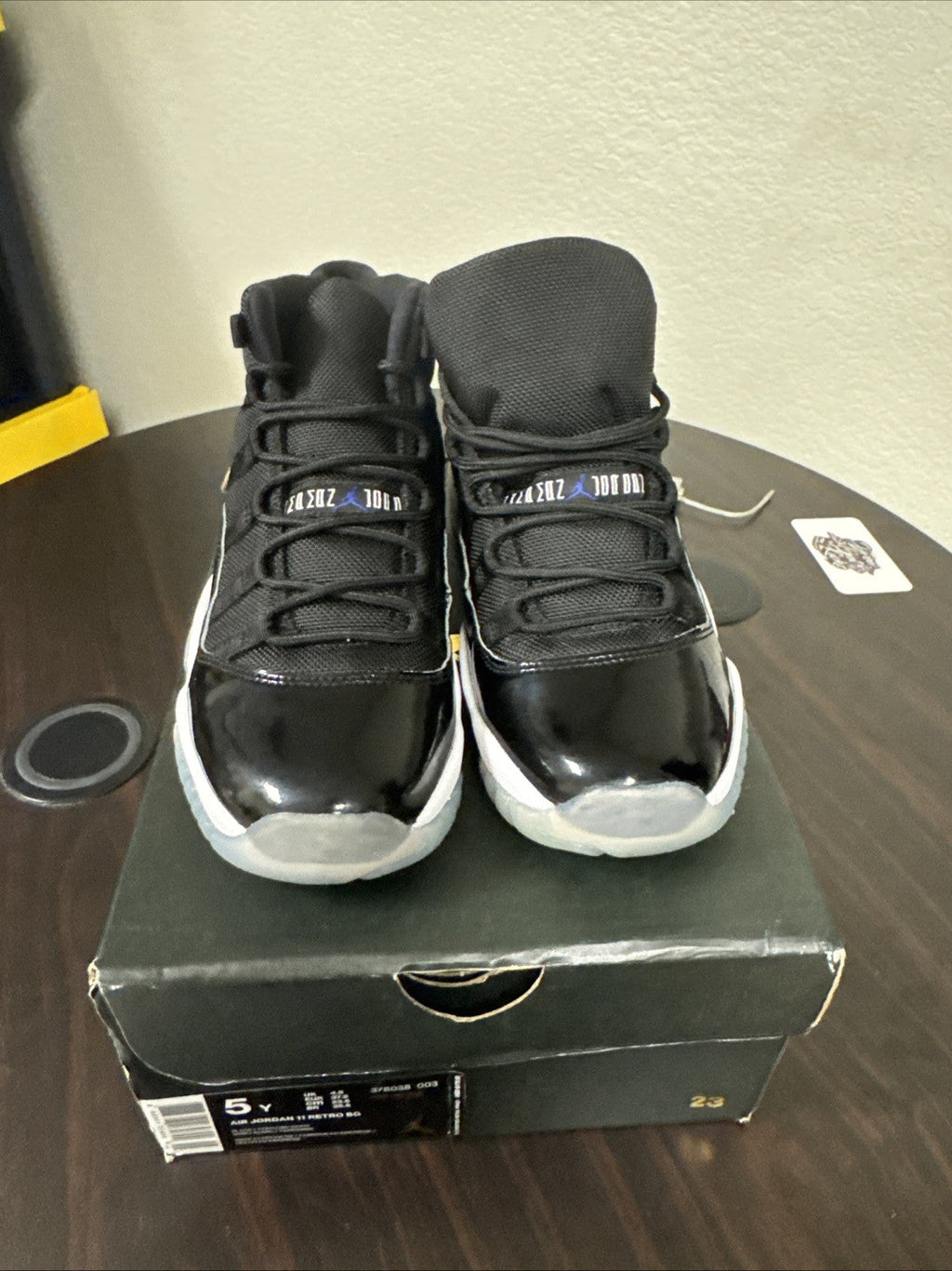 Air Jordan Retro 11 Space Jam - Size 5Y - product image from the listing.