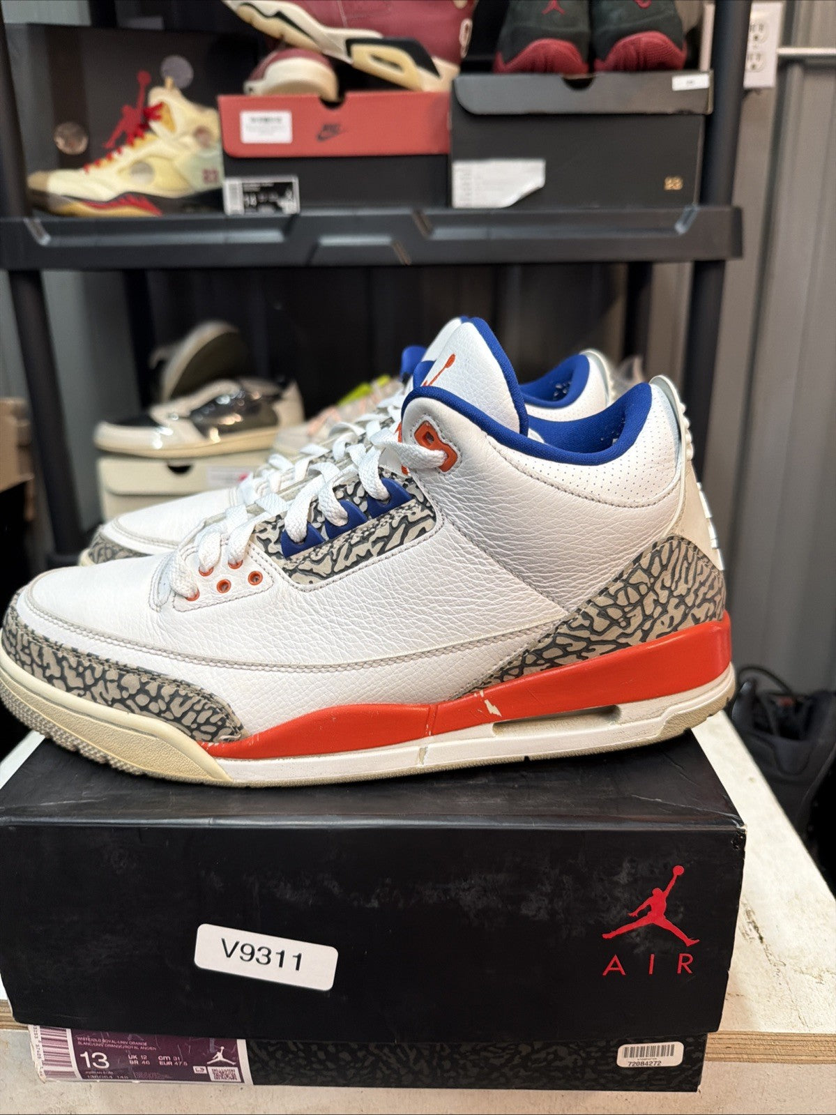 "KNICKS" Air Jordan 3 Retro 2019 - Size 13 - 136064 148 (10307-312) Pre-owned - product image from the listing.