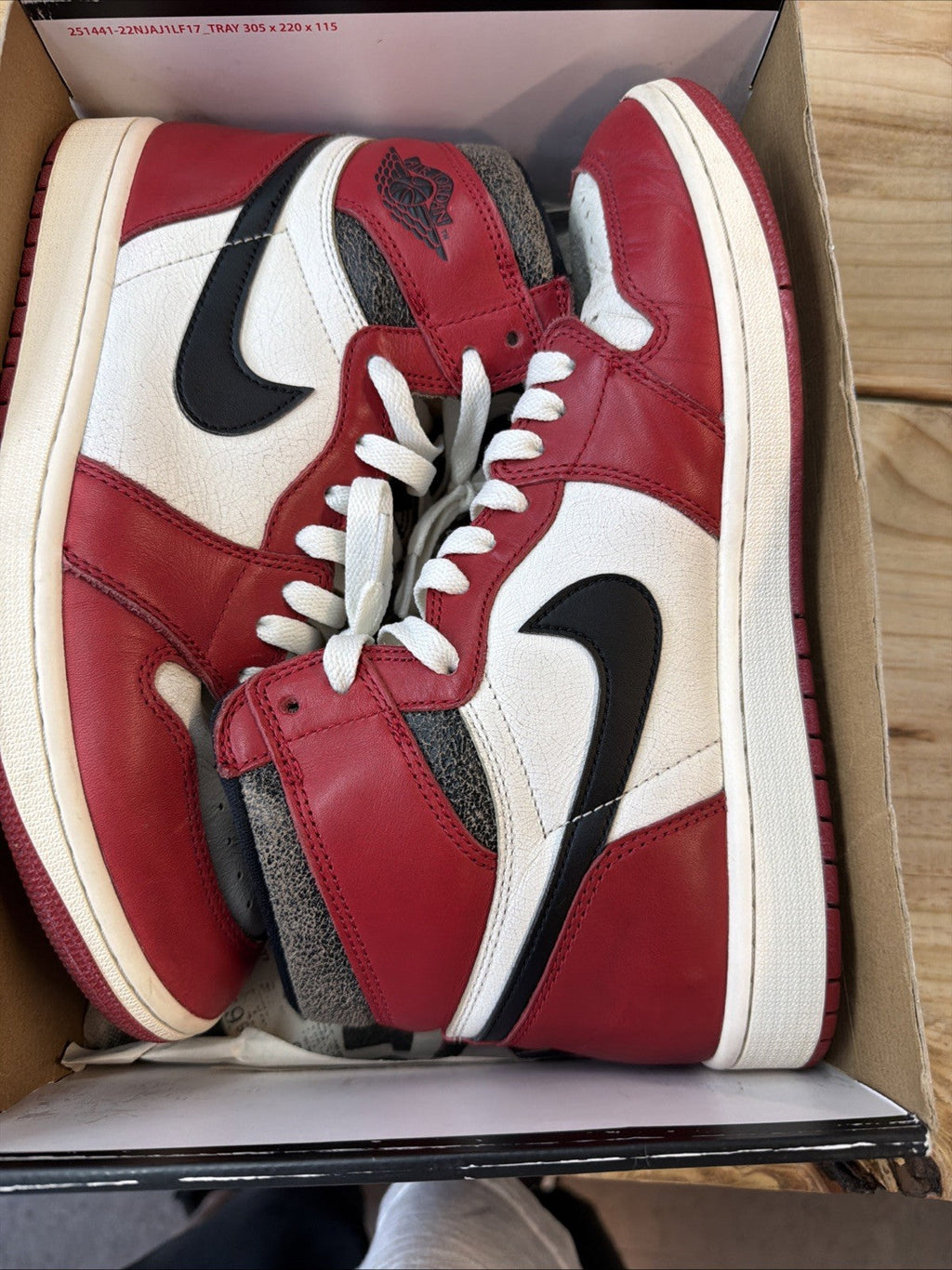 Jordan 1 Retro High OG Chicago Lost & Found 2022 w/ Box - Size 9.5 - product image from the listing.