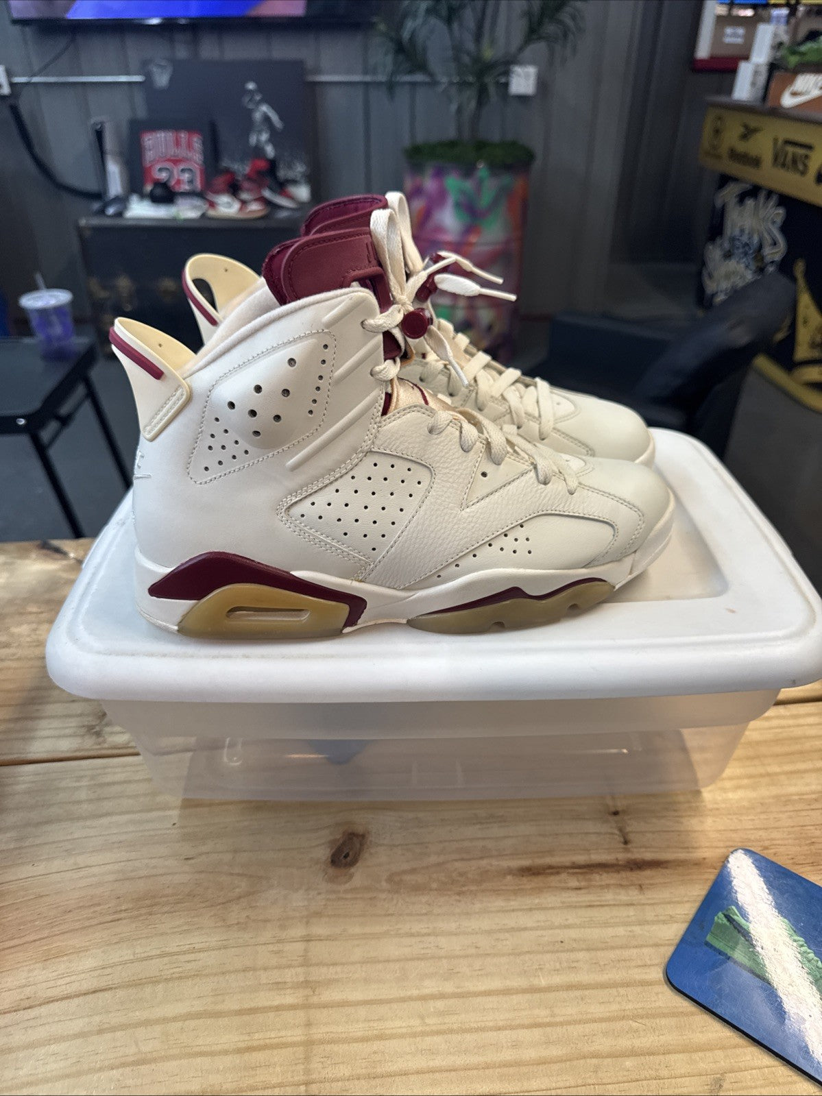 Air Jordan 6 Retro 2015 Maroon | Replacement Box - Size 9 - product image from the listing.