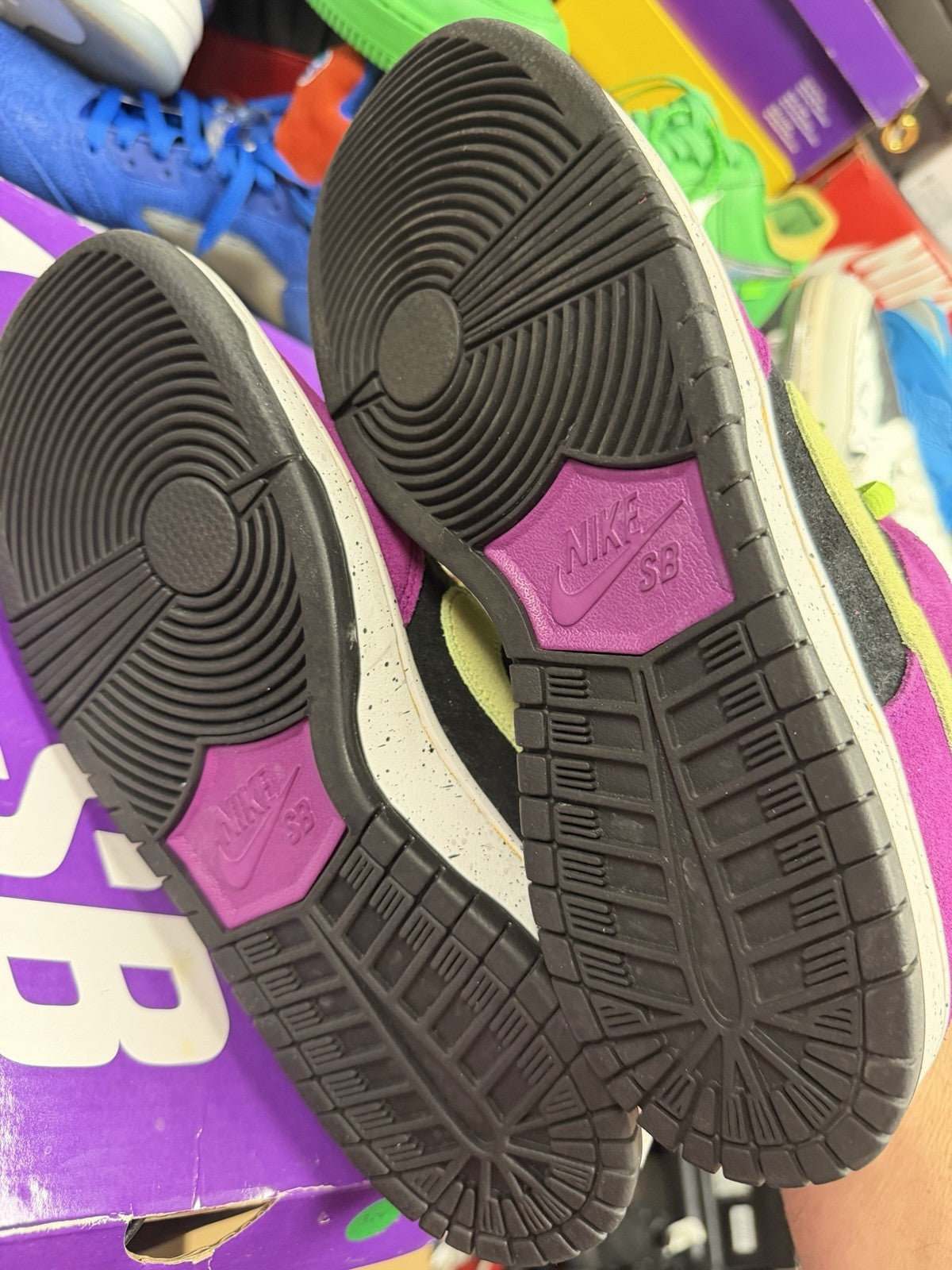 Men's Nike SB Dunk Low Red Plum -Size 9 (350) - product image from the listing.
