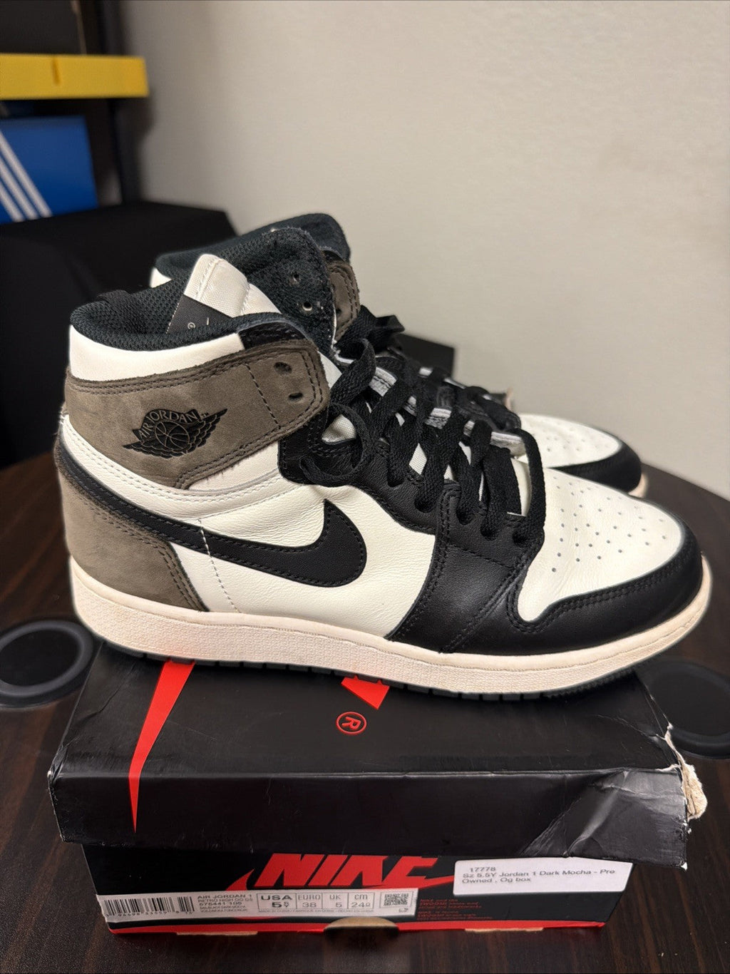 Black White y Youth Size 5.5 - Nike Air Jordan 1 Retro High OG - product image from the listing.