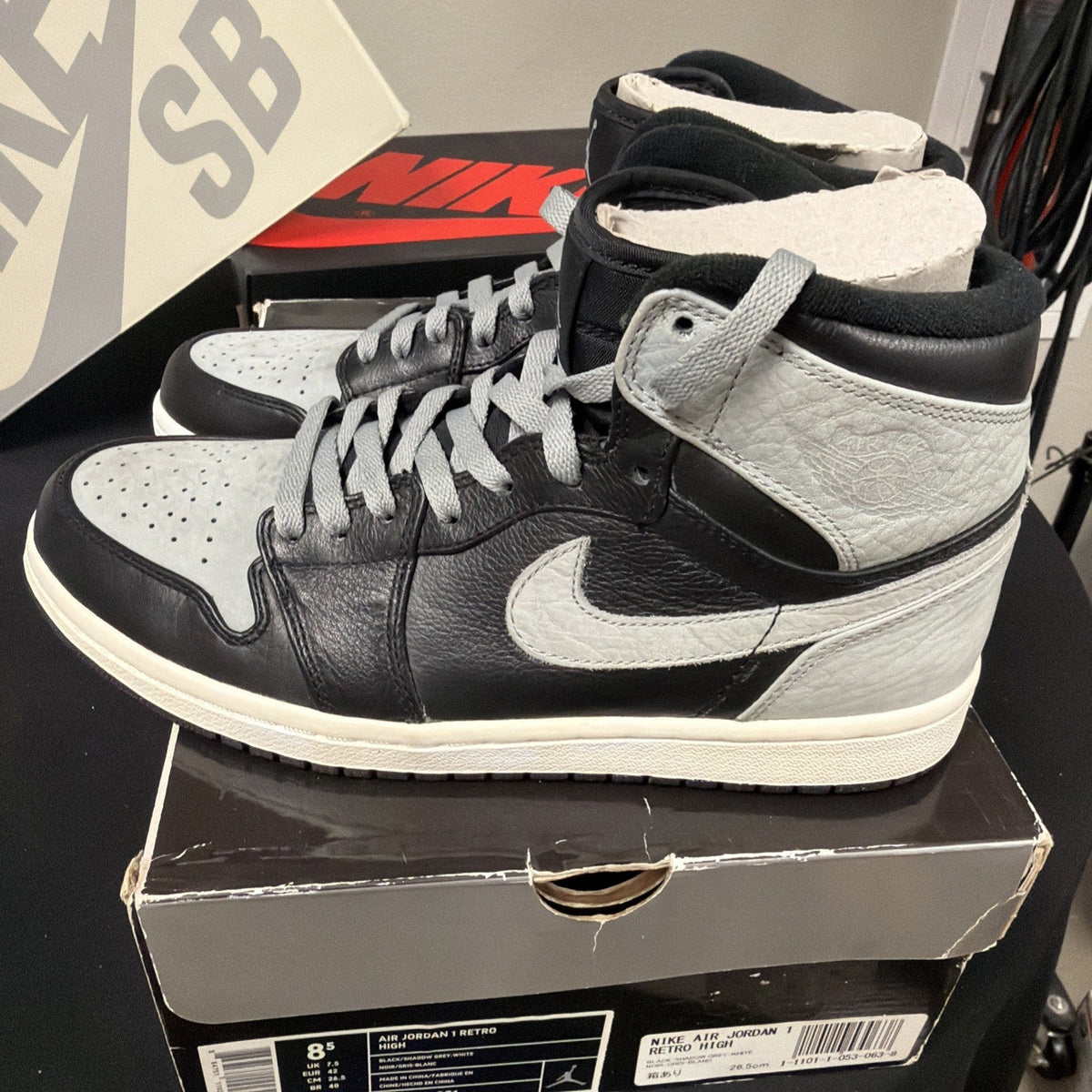 "Shadow" Air Jordan 1 Retro High OG 2018 Size 8.5 DS NEW 555088-013 - product image from the listing.