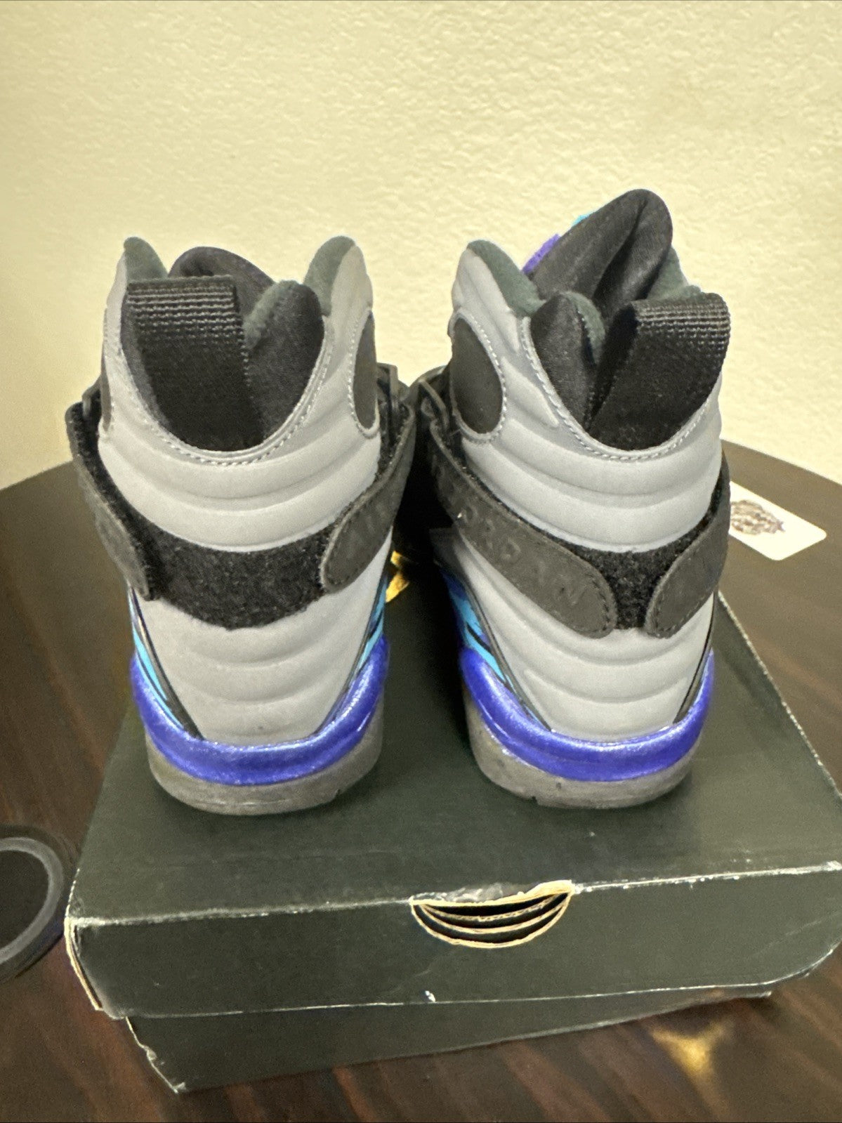 Jordan 8 Retro Aqua 2015 - Size 5Y - product image from the listing.