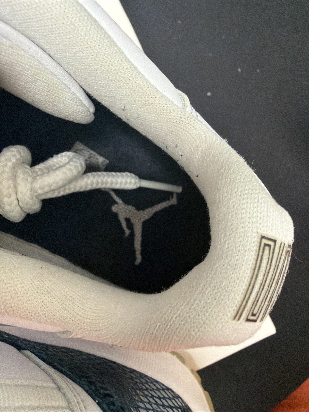 Air Jordan 11 Retro Low LE Snakeskin White Black Navy CD6846-102 2019 - product image from the listing.
